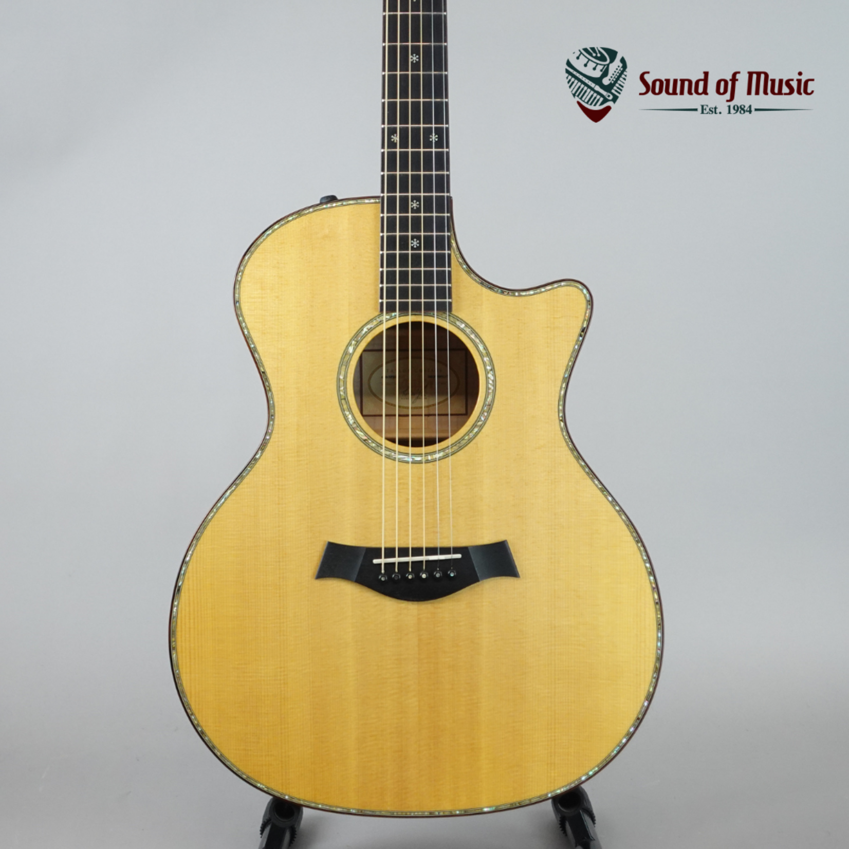 Taylor 600-SPEC Acoustic-Electric Guitar W/Case - Natural (Used)