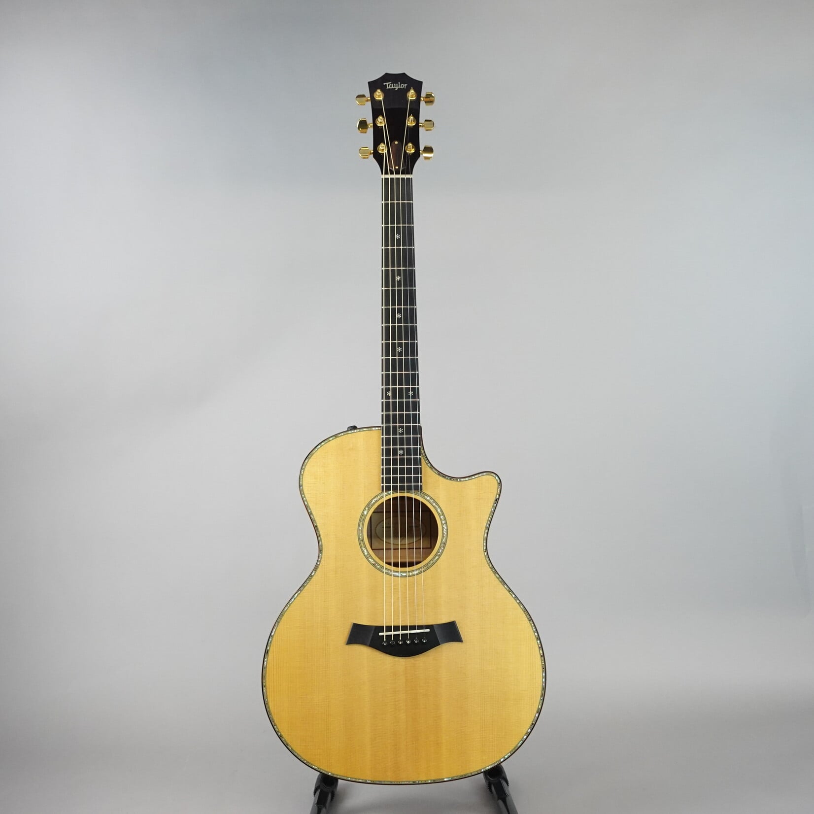 Taylor 600-SPEC Acoustic-Electric Guitar W/Case - Natural (Used)