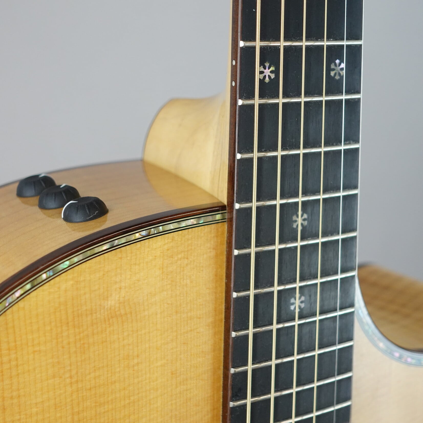 Taylor 600-SPEC Acoustic-Electric Guitar W/Case - Natural (Used)