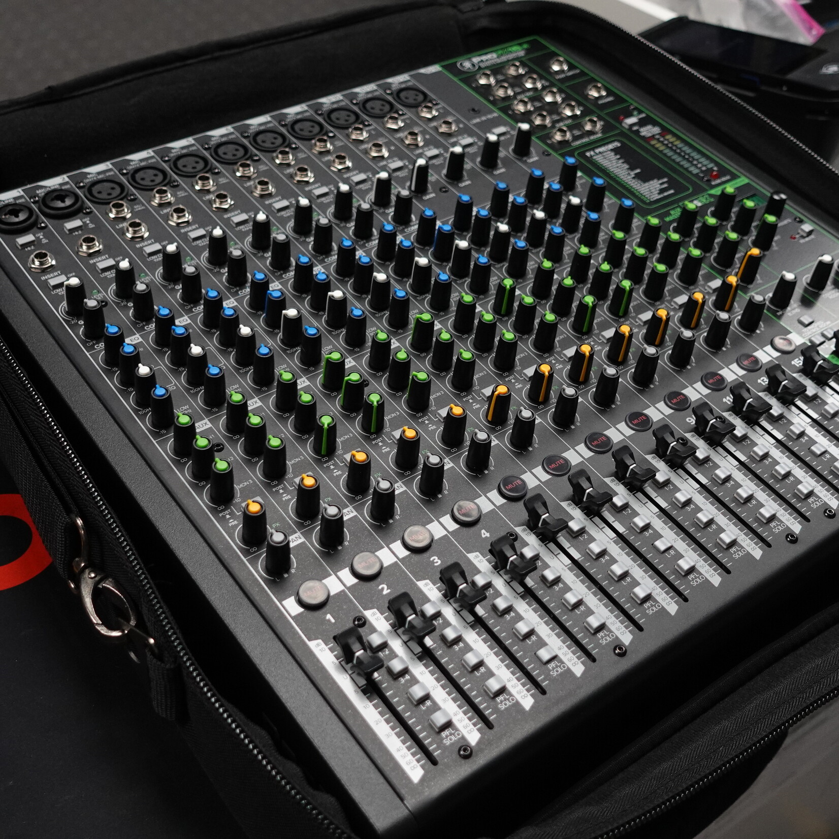 Mackie ProFX16v3 16 Channel Mixer W/Carry Bag - (Used)