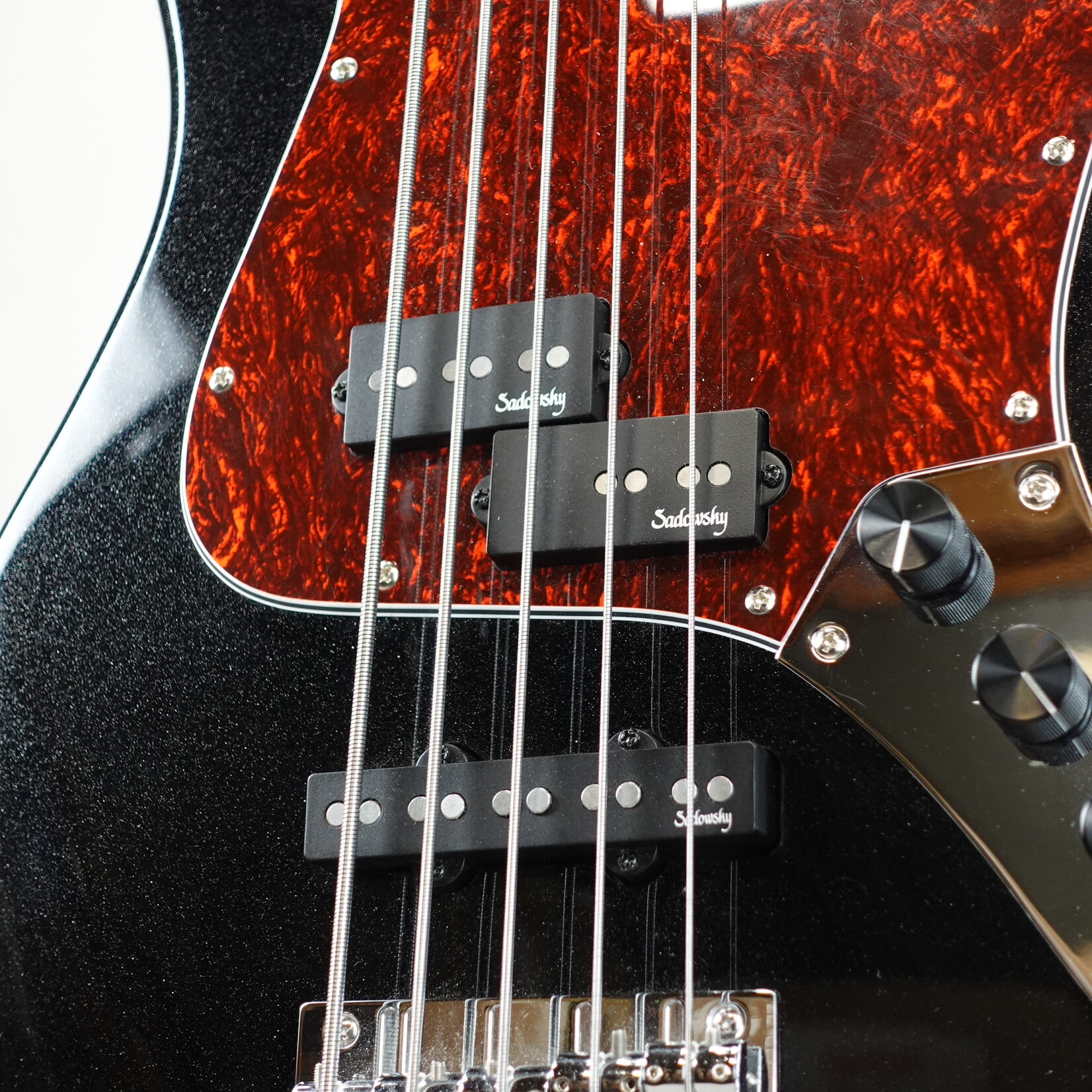 Sadowsky MetroExpress Hybrid P/J 5-String Fretless Bass W/Gig Bag - (Used)