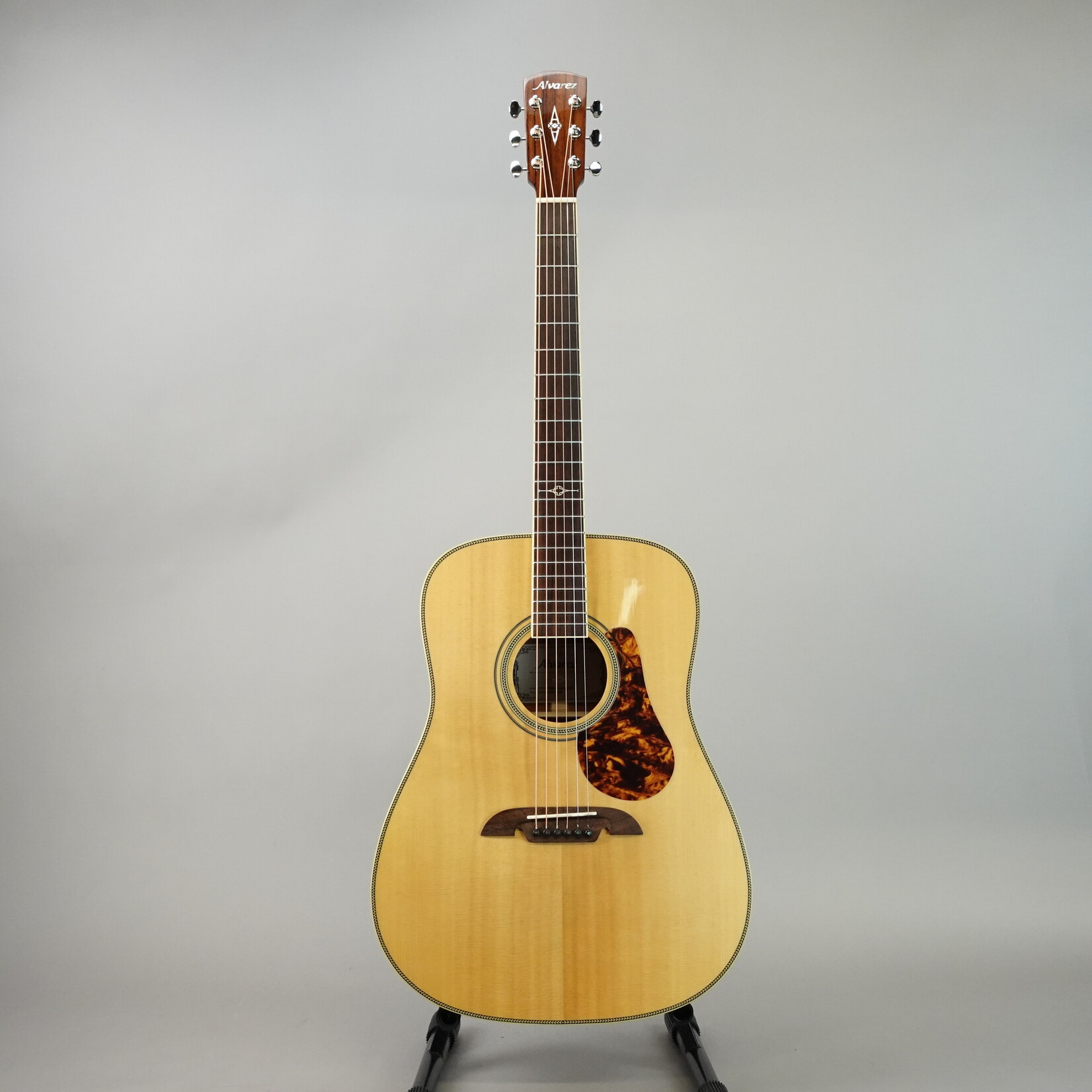 Alvarez MD60e Herringbone Acoustic-Electric Guitar - Natural (Used)