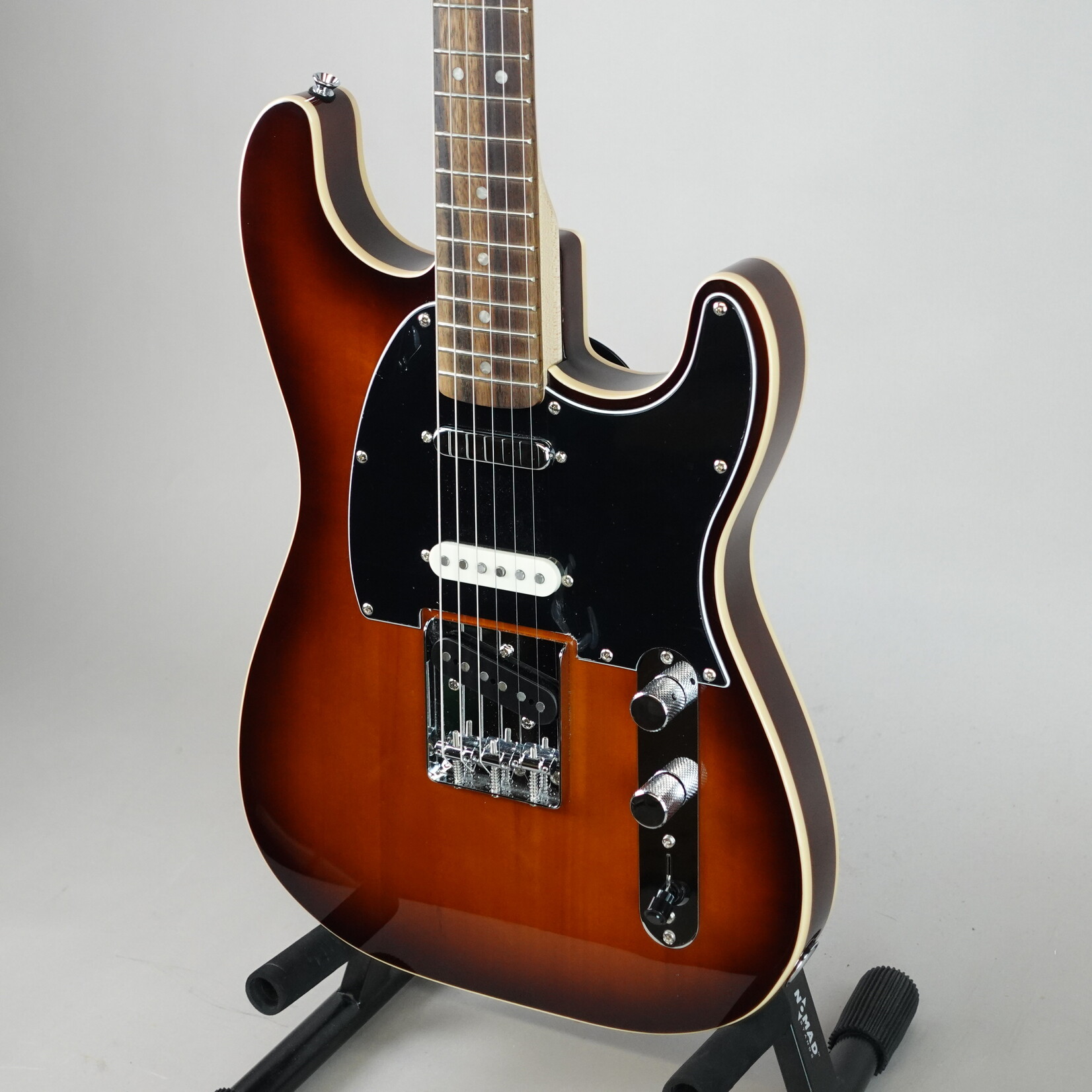 Squier Paranormal Custom Nashville Stratocaster - Chocolate 2-Color Sunburst (Used)