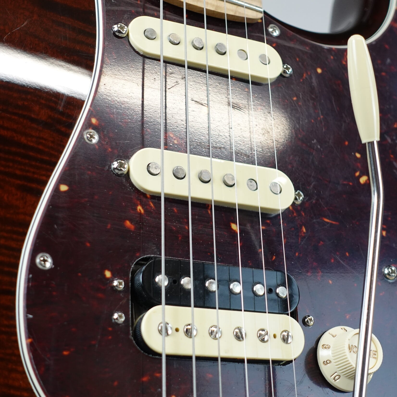 Fender Rarities Flame Maple Top Solid Rosewood Fingerboard W/Case - (Used)