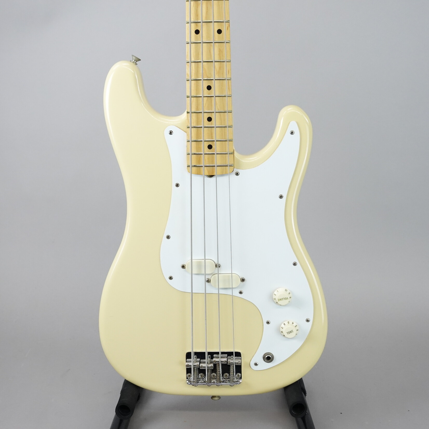 Fender 1980 - 81  Bullet Bass Deluxe w/ Case - (Used)