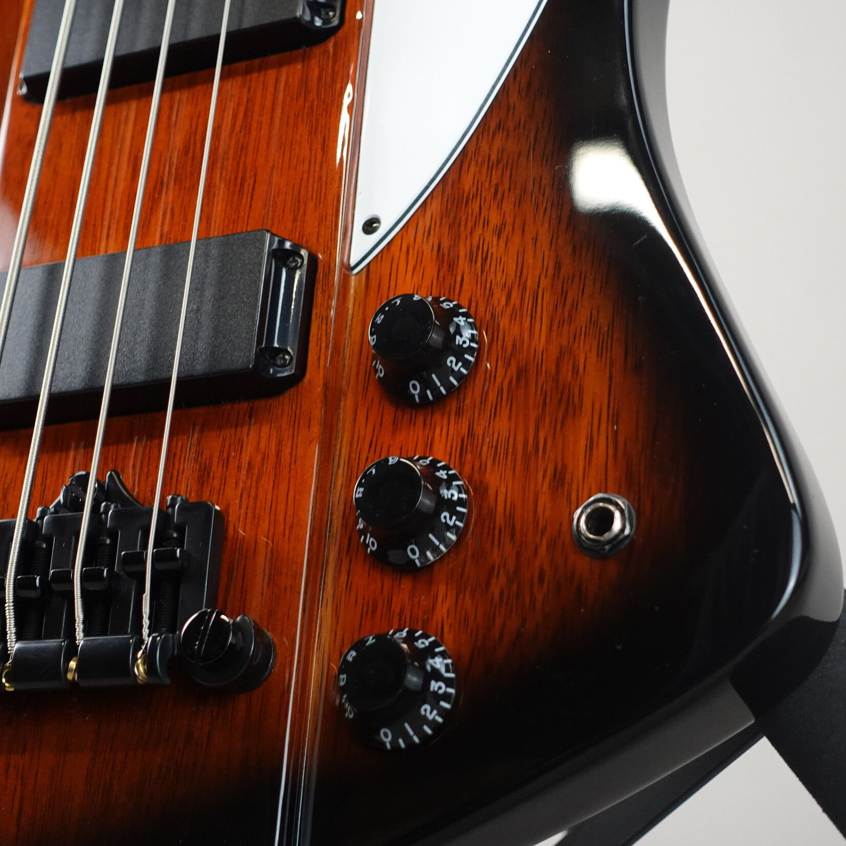 Epiphone Thunderbird E1 Bass Guitar W/Case - Vintage Sunburst (Used)