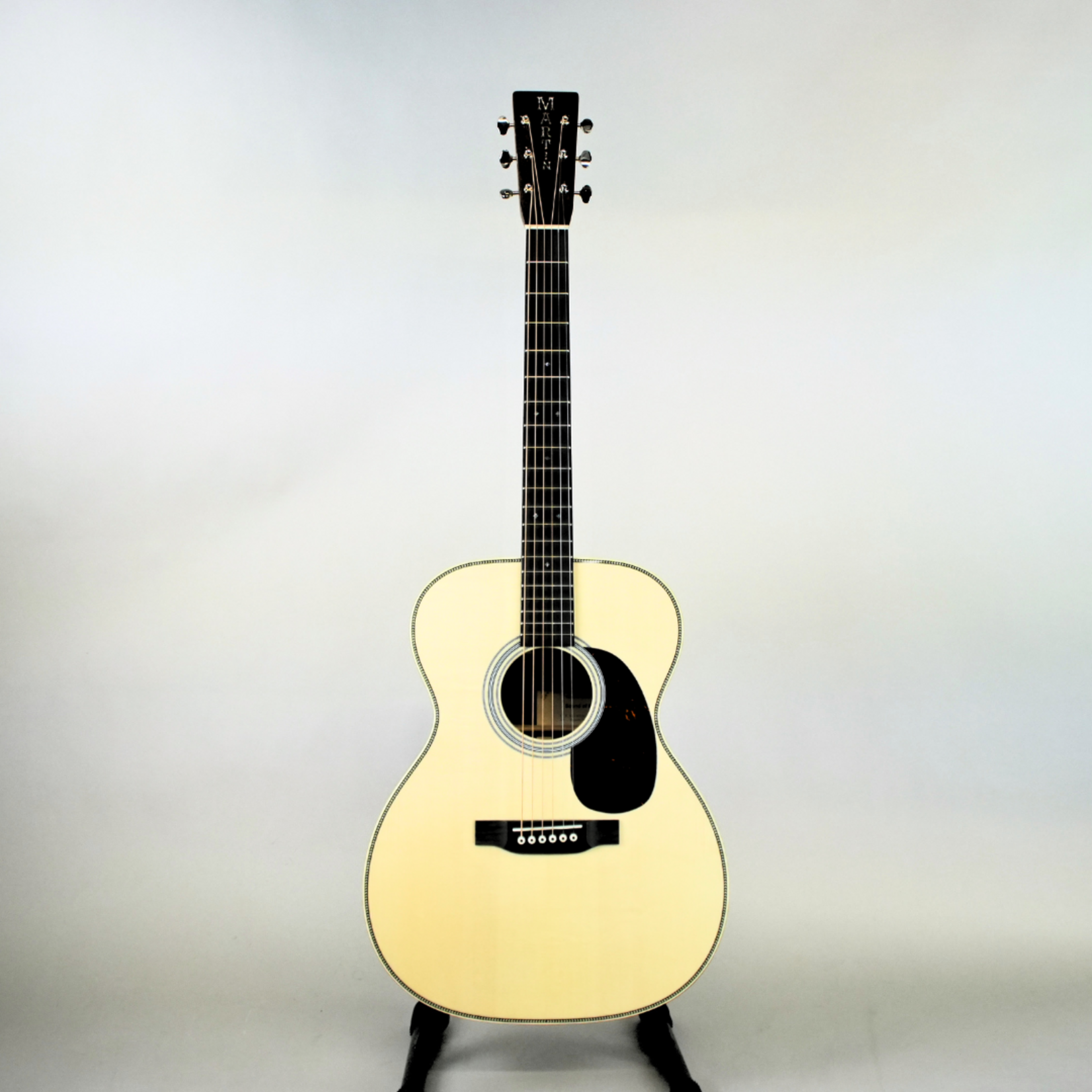 Martin Custom Shop 000/OM Auditorium Acoustic Guitar W/Case - Bastogne Walnut