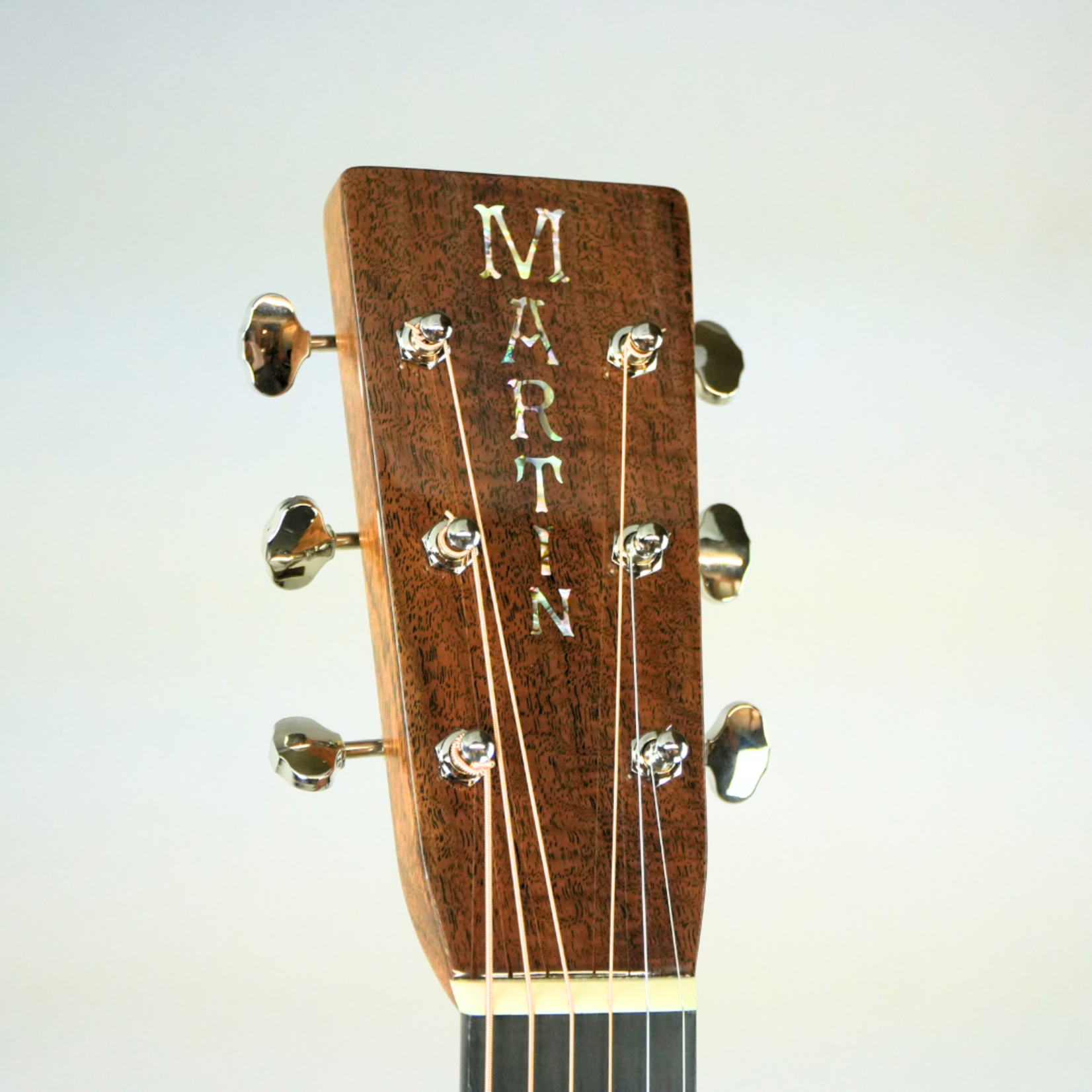 Martin Custom Shop 000/OM Auditorium Acoustic Guitar W/Case - Bastogne Walnut