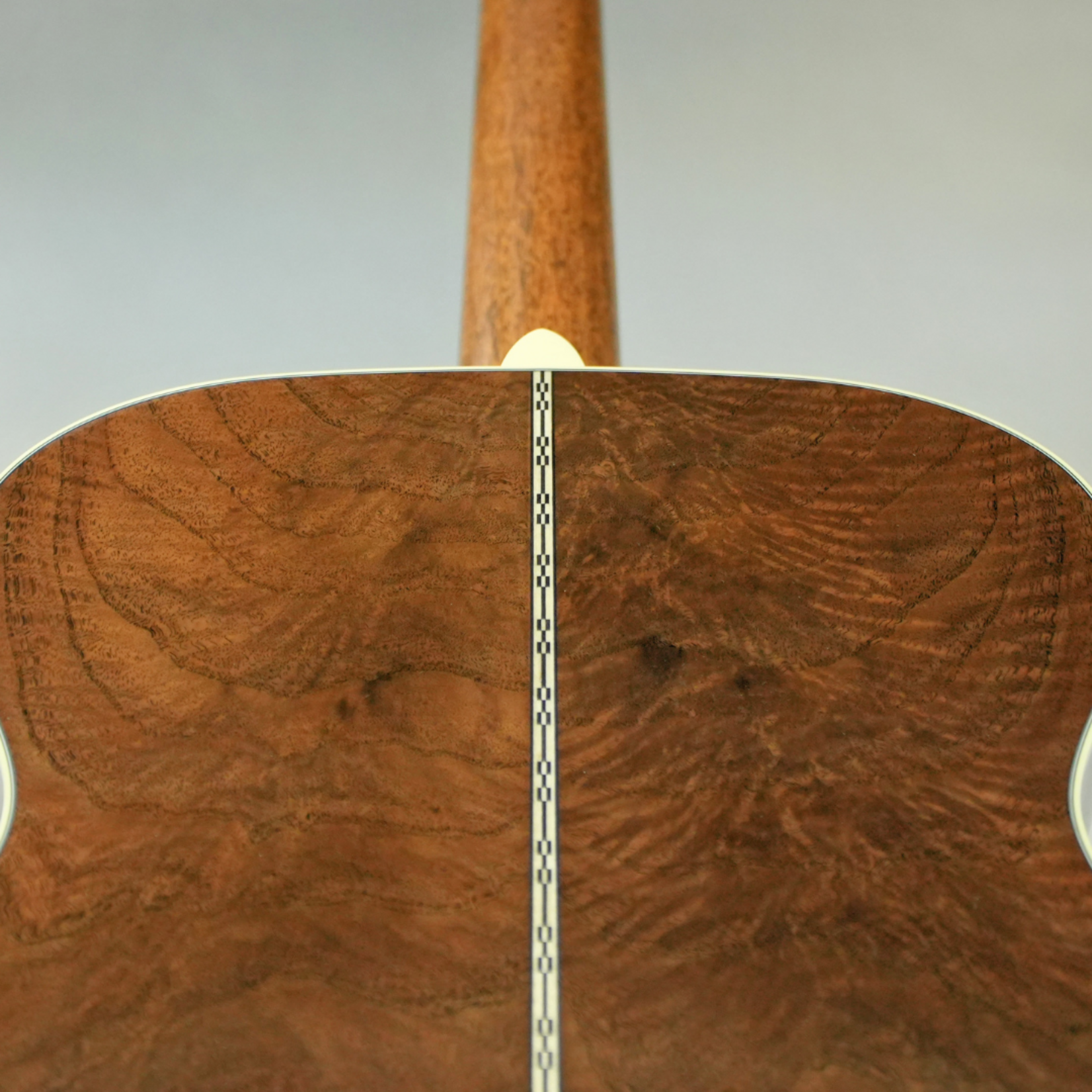Martin Custom Shop 000/OM Auditorium Acoustic Guitar W/Case - Bastogne Walnut