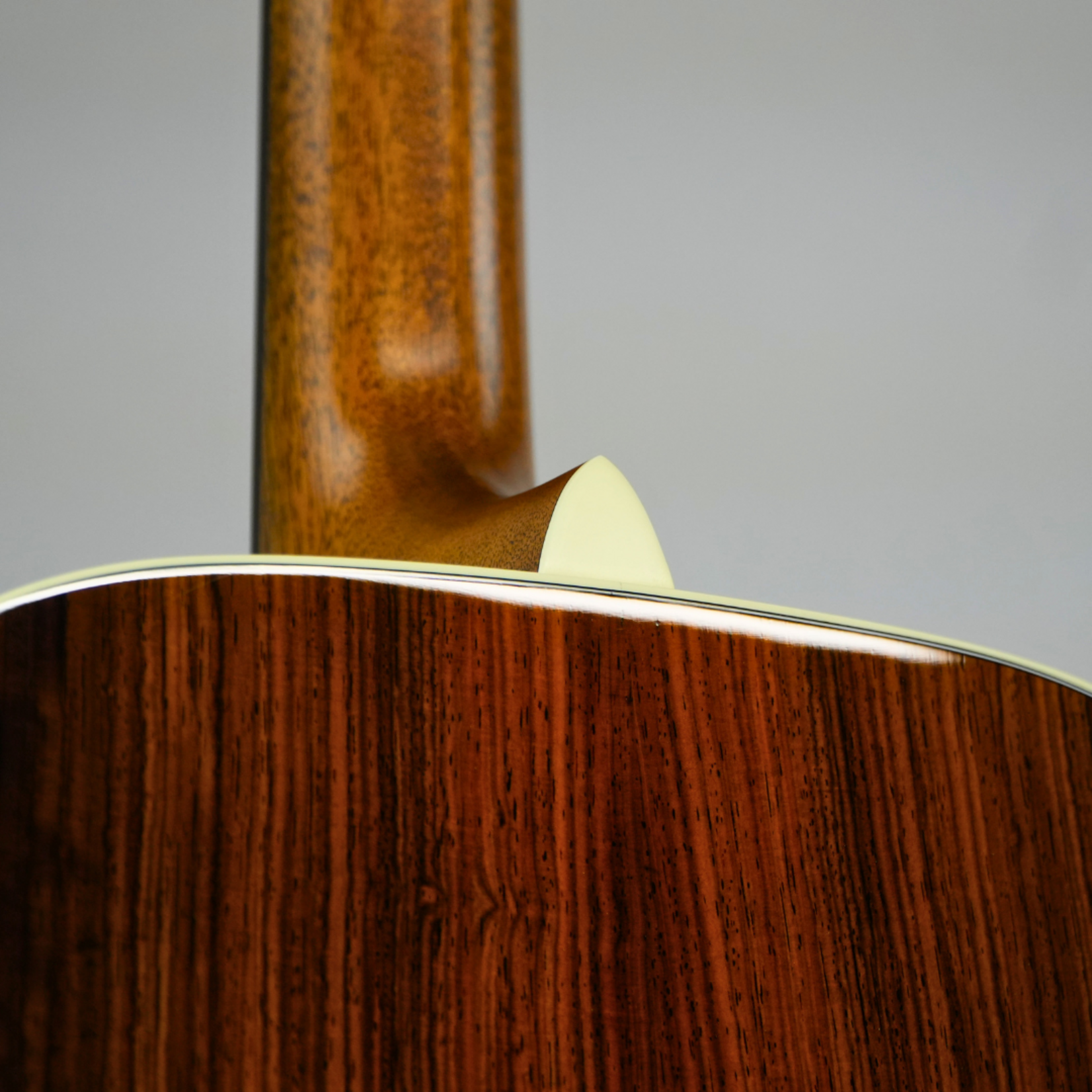 Martin Custom Shop OM-28 Style Acoustic Guitar W/Hardshell Case – Premium Cocobolo
