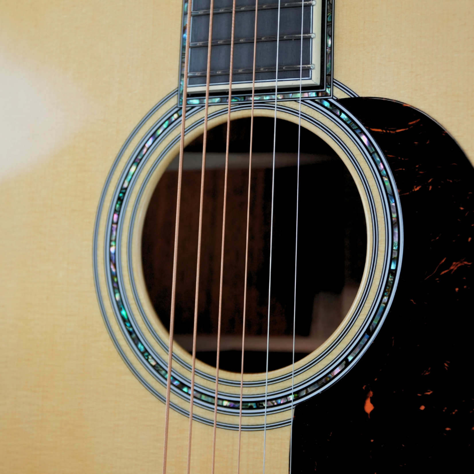 Martin Custom Shop D-42 inspired Dreadnought W/Case – Swiss Alpine Spruce & Cocobolo