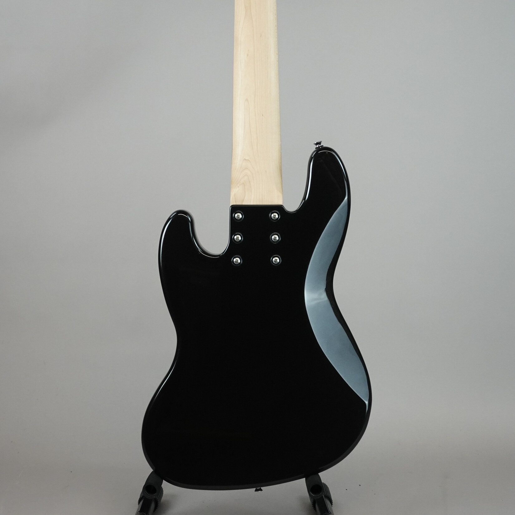 Squier Affinity Series™ Jazz Bass® VI, Laurel Fingerboard, Black Pickguard - Black Metallic (DEMO)