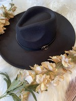 Fedora with double round strap