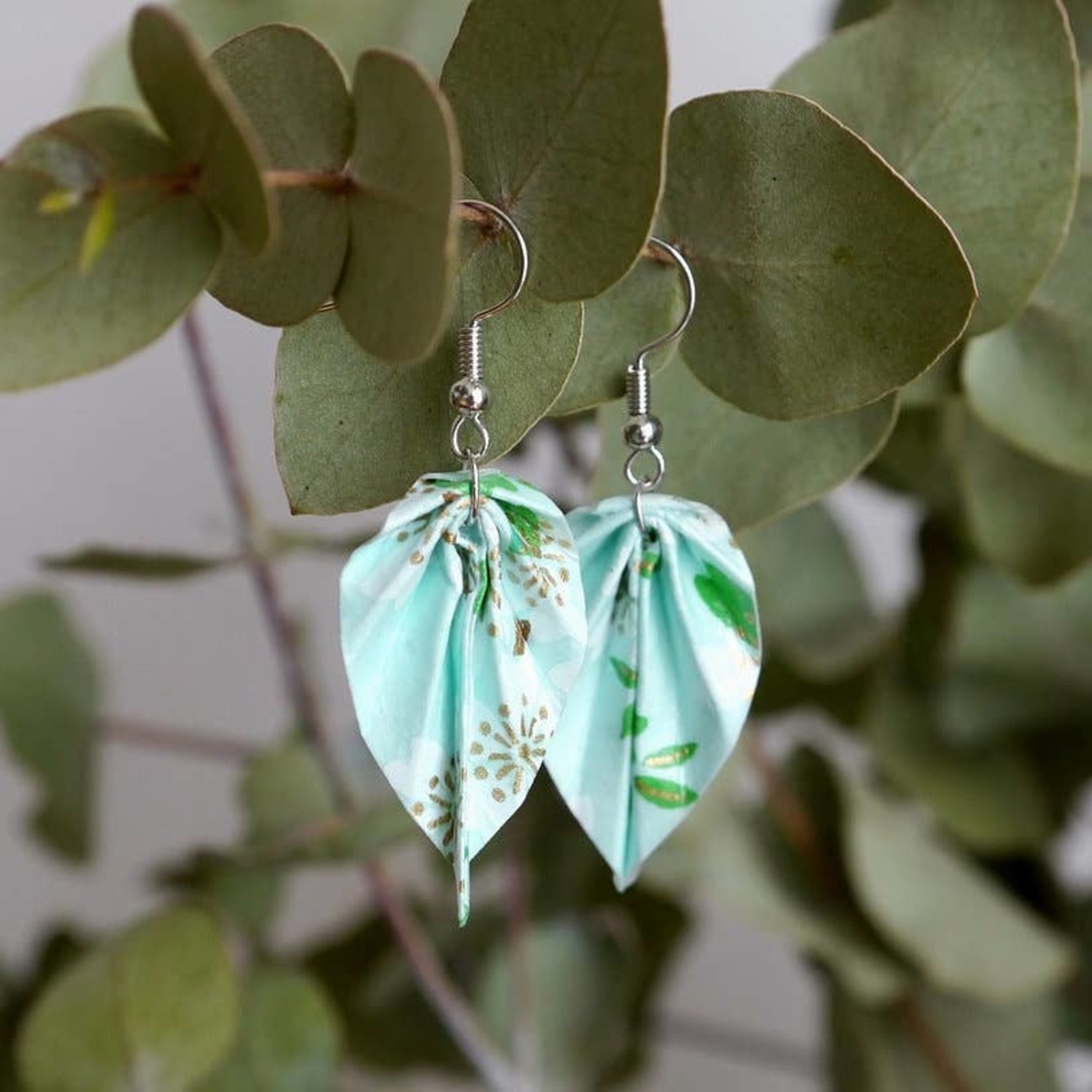 Small leaf Stone earrings│18K gold-plated - Shop JieJie Jewelry -handmade jewelry  Earrings & Clip-ons - Pinkoi