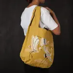 Tote To & Fro Flight Of Fancy