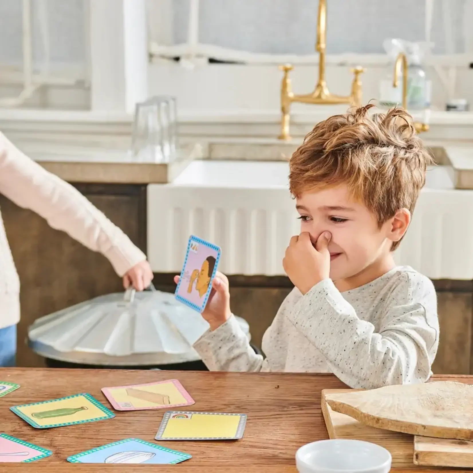 eeboo Scavenger Hunt Game - Indoors 3+