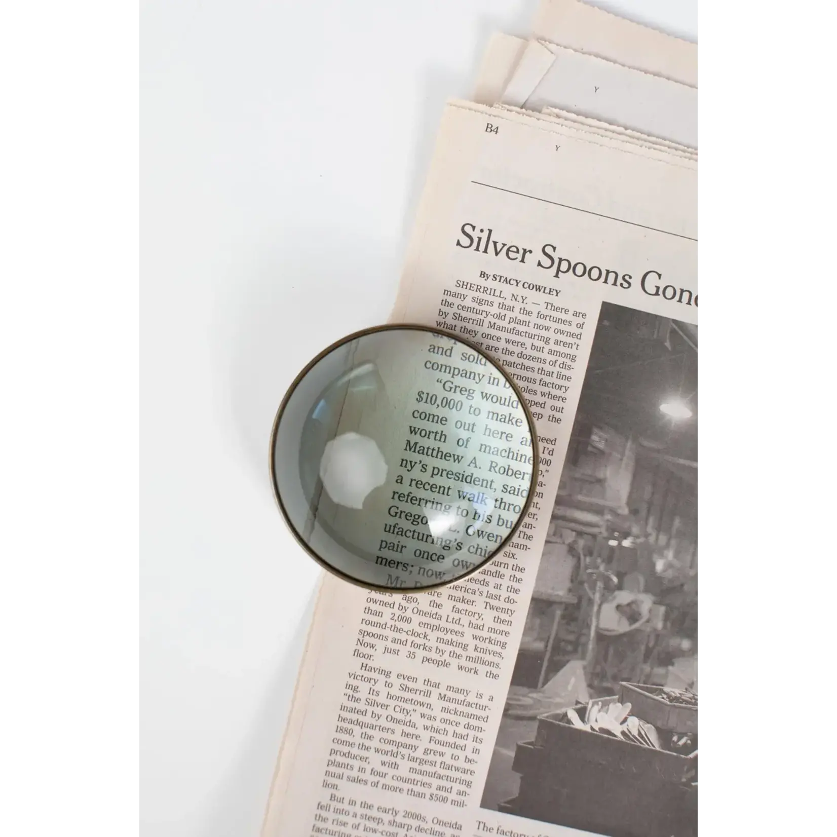 Magnifying Paperweight