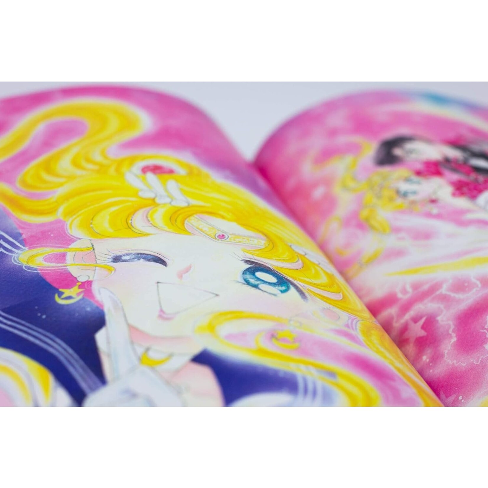 Pretty Guardian Sailor Moon Eternal Edition, Vol. 1