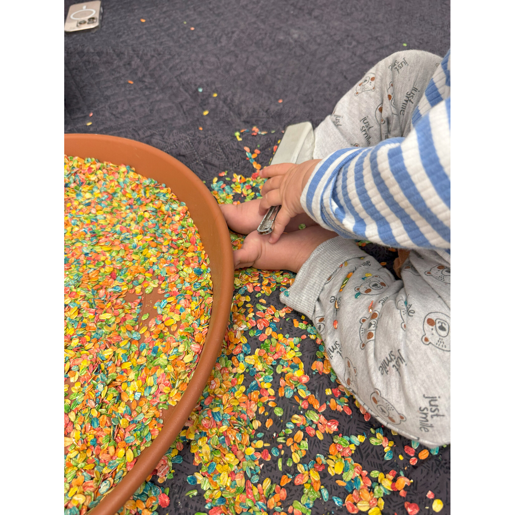 Maxima Hive Sunday, May 3. @ 11 AM Messy Play with Marie