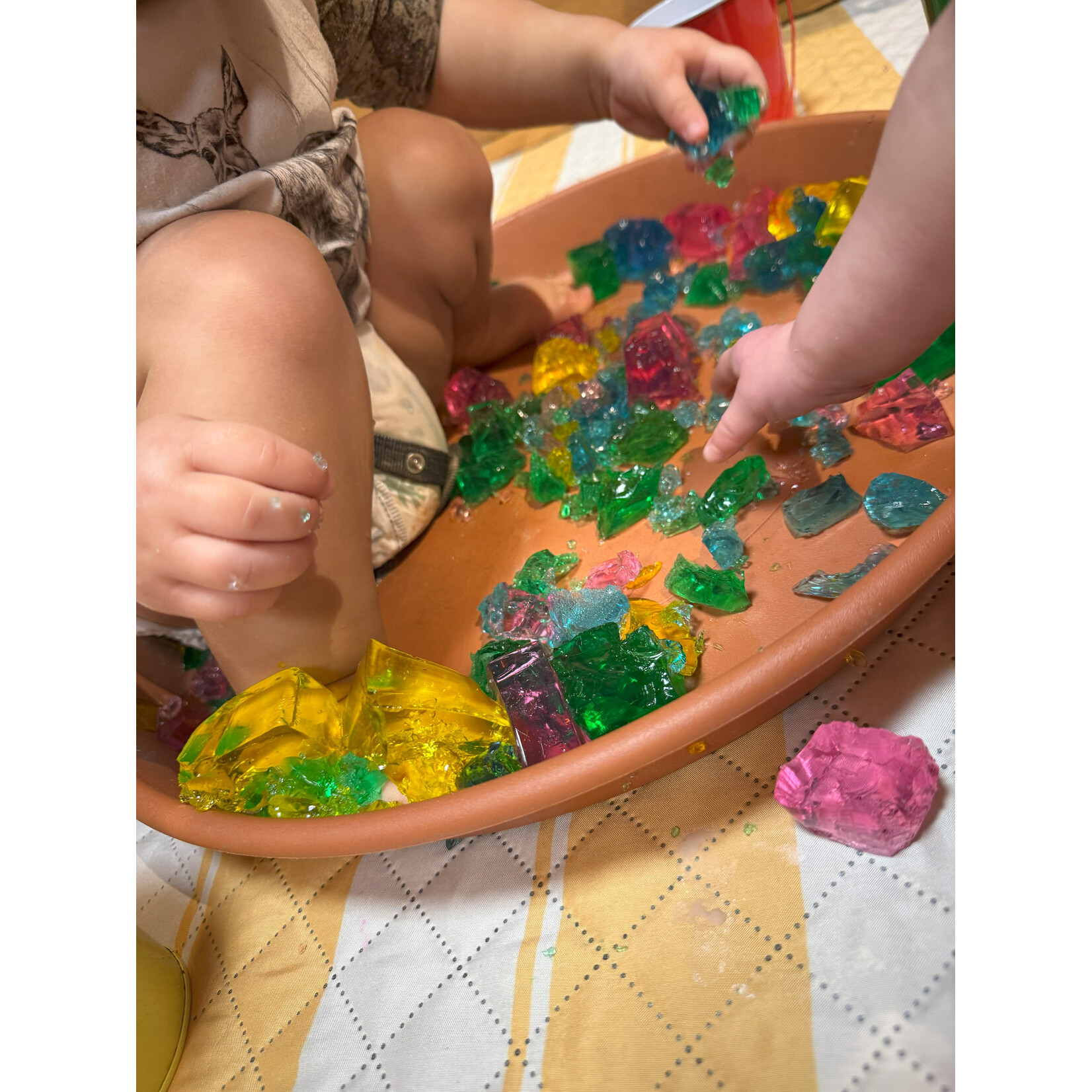 Maxima Hive Sunday, May 3. @ 11 AM Messy Play with Marie
