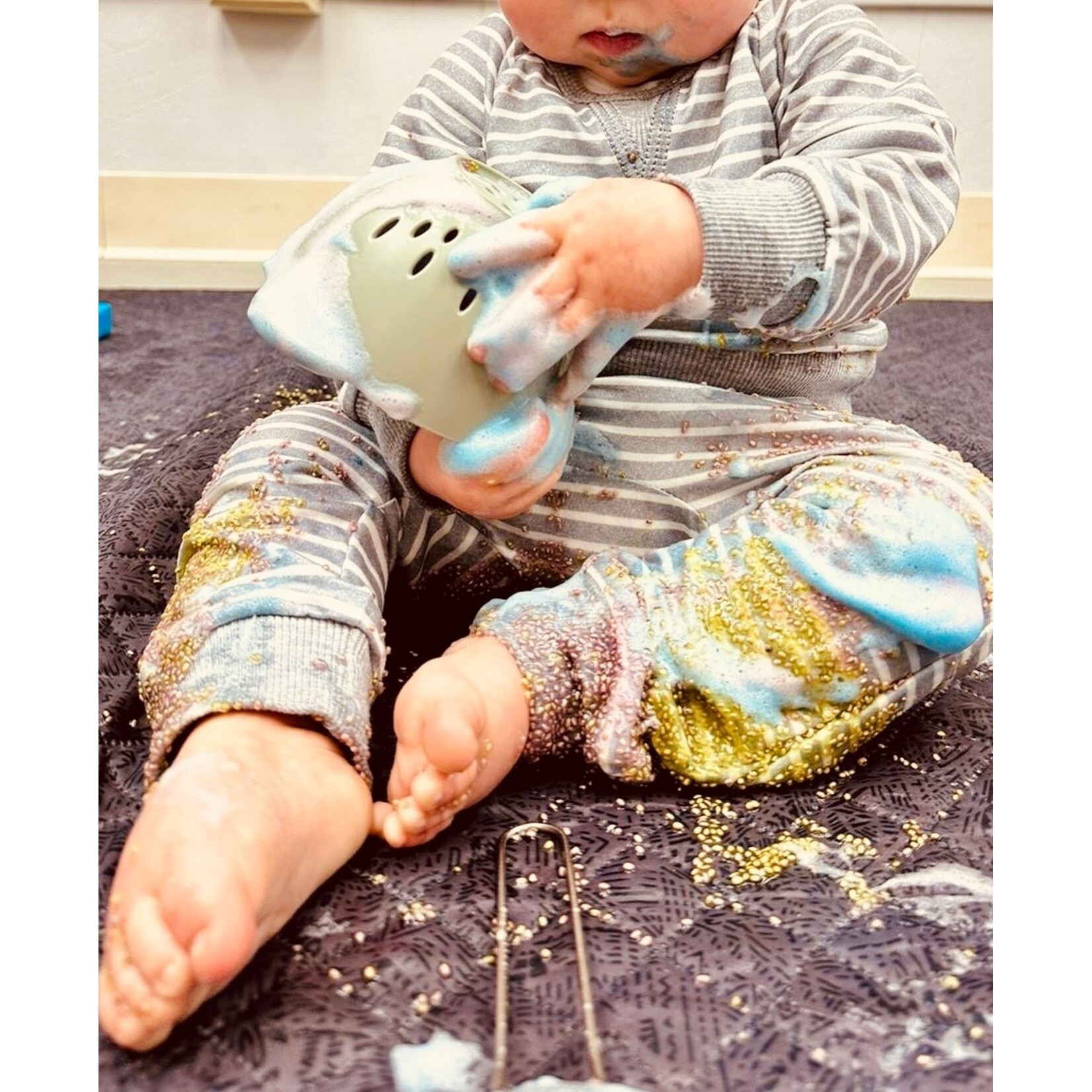 Maxima Hive Sunday, May 3. @ 11 AM Messy Play with Marie