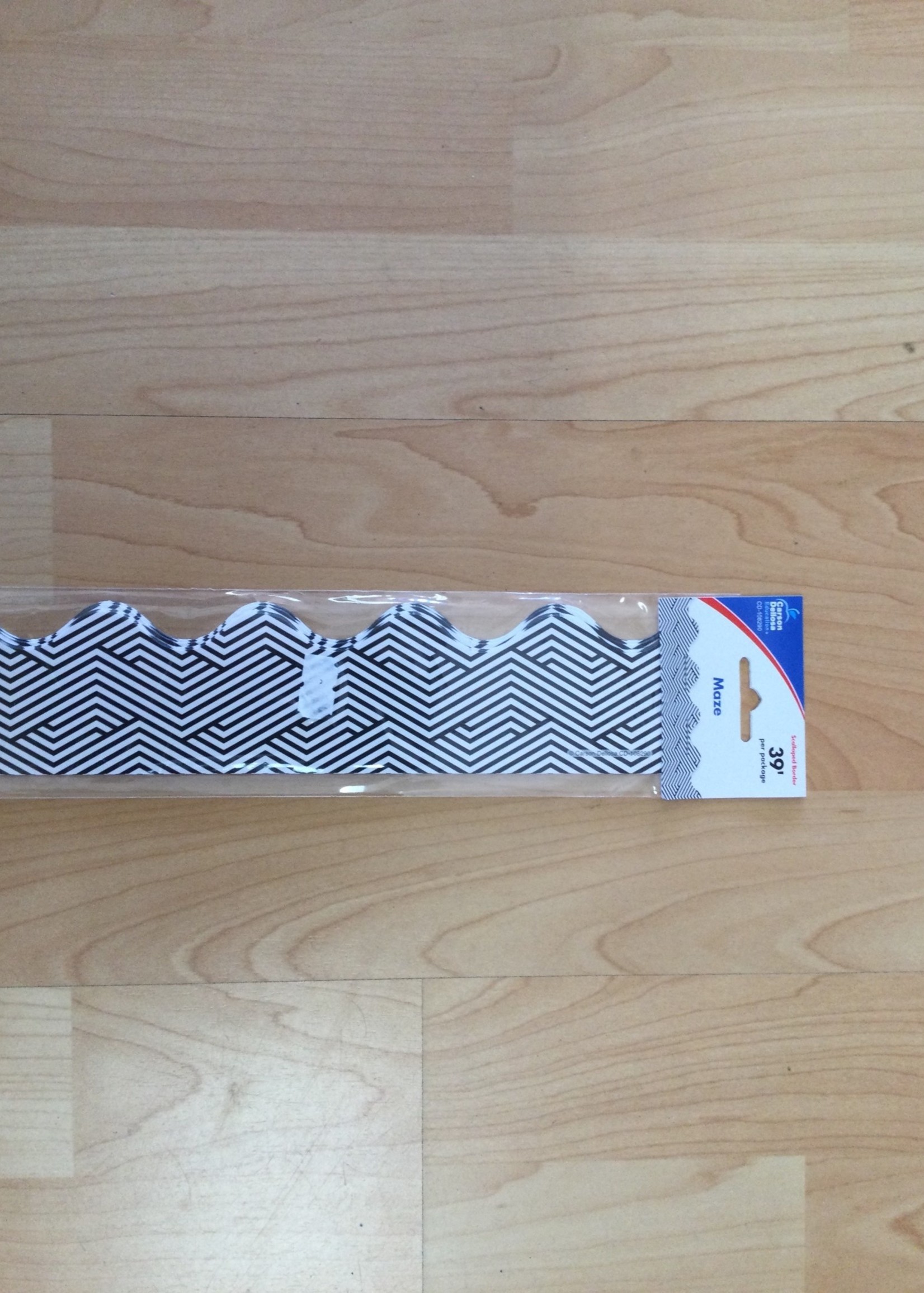 B & W Maze Border Black & White Maze Border 39'