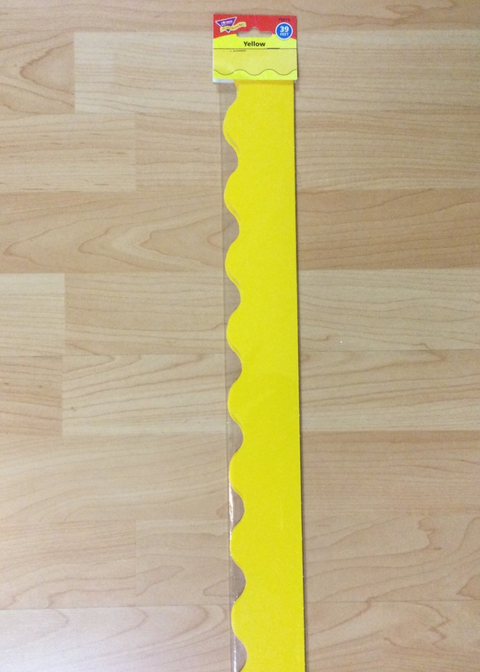 Yellow Scalloped Border 39'