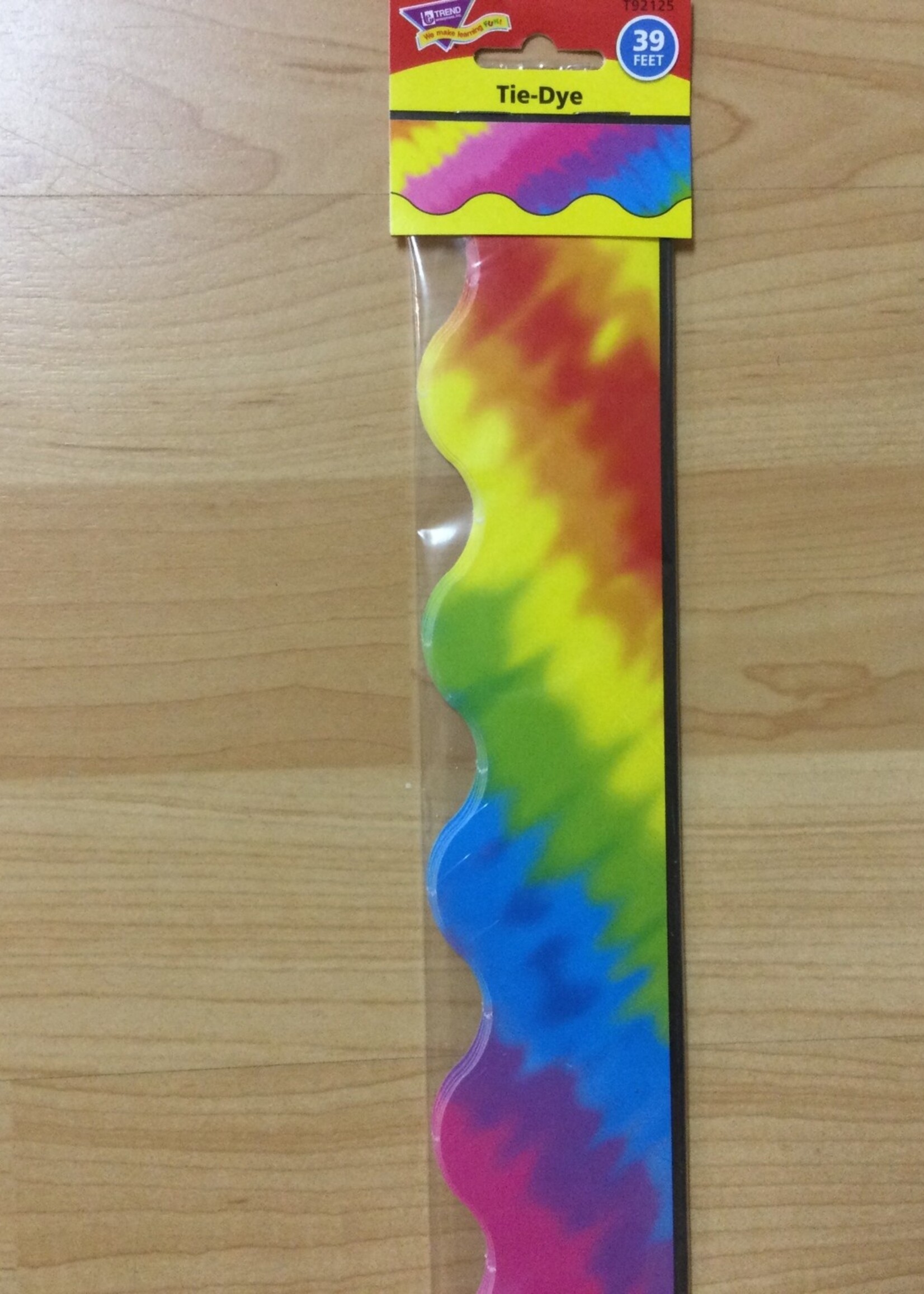 Tie Dye Scalloped Border 39'