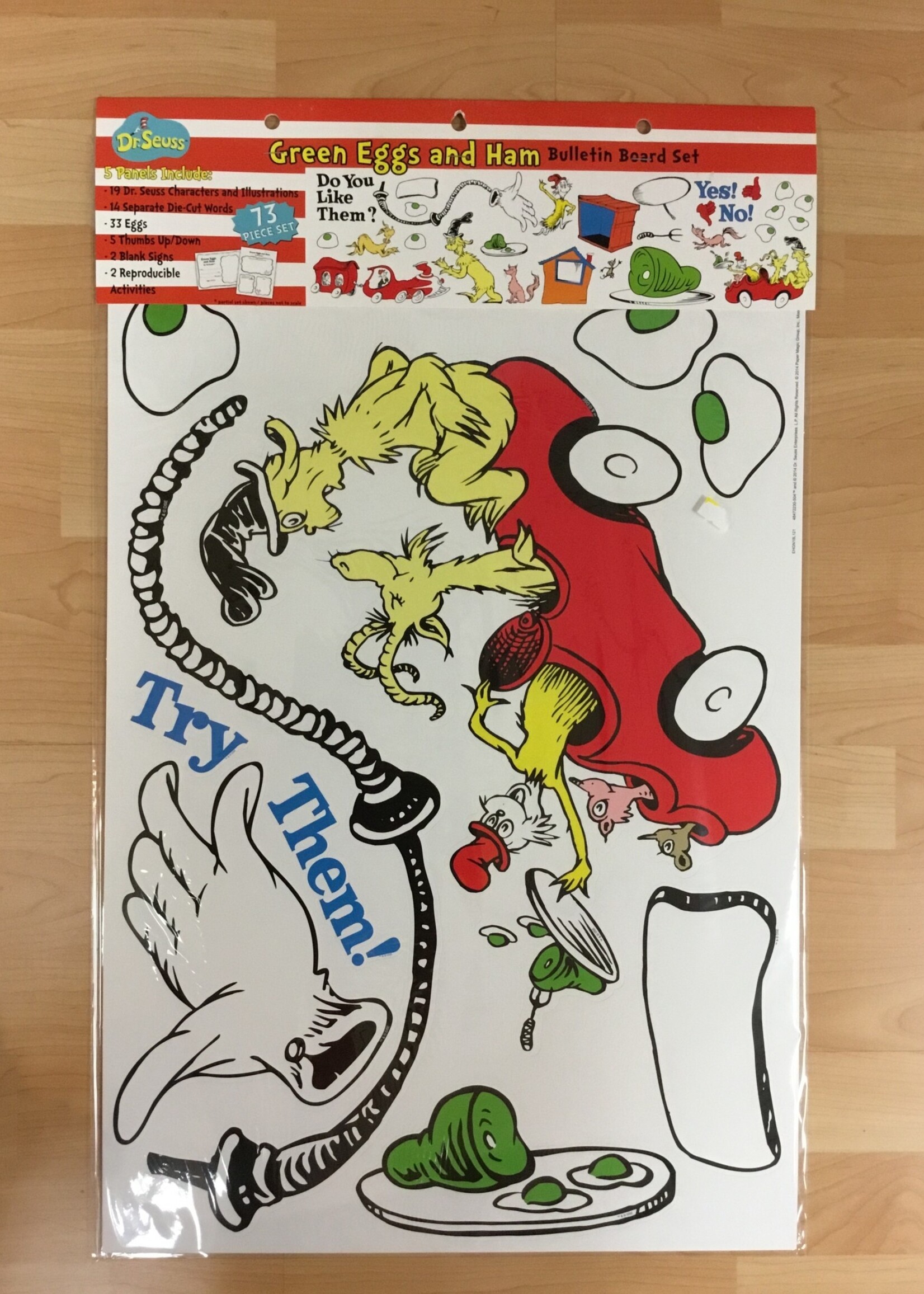 Dr. Seuss Green Eggs & Ham Bulletin Board Set