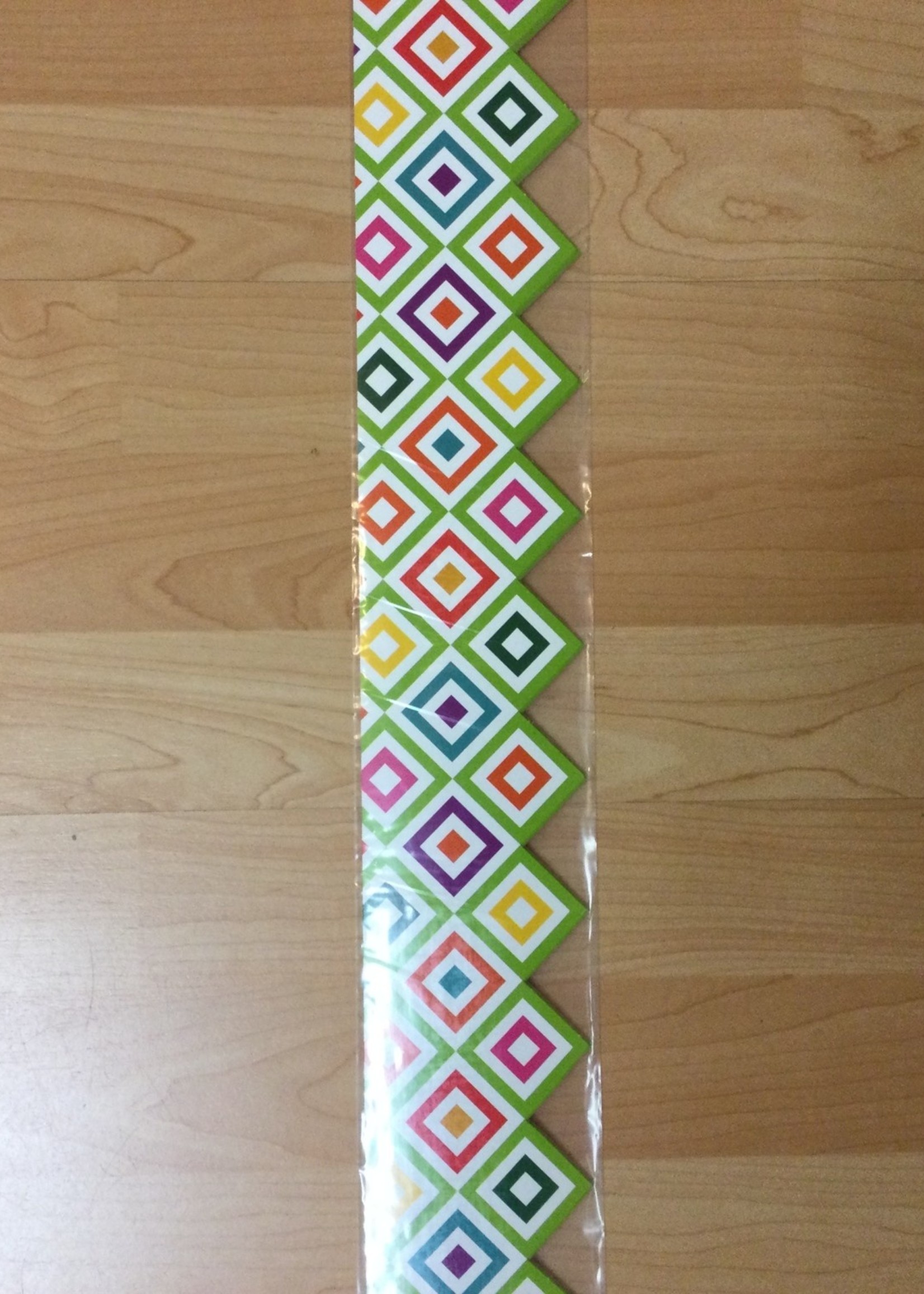 A Sharp Bunch Diamond Border 37'