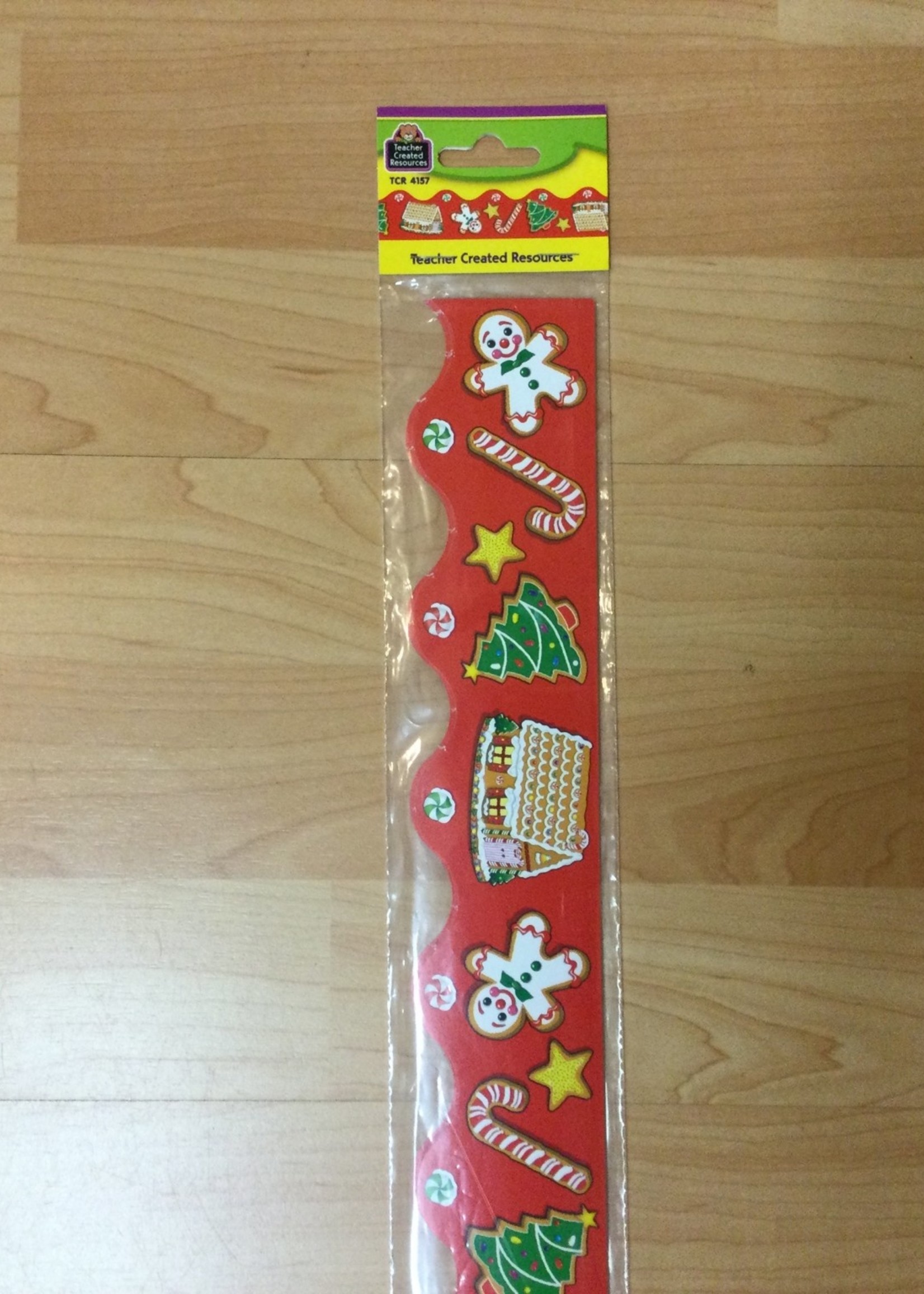 Gingerbread House Scalloped Border