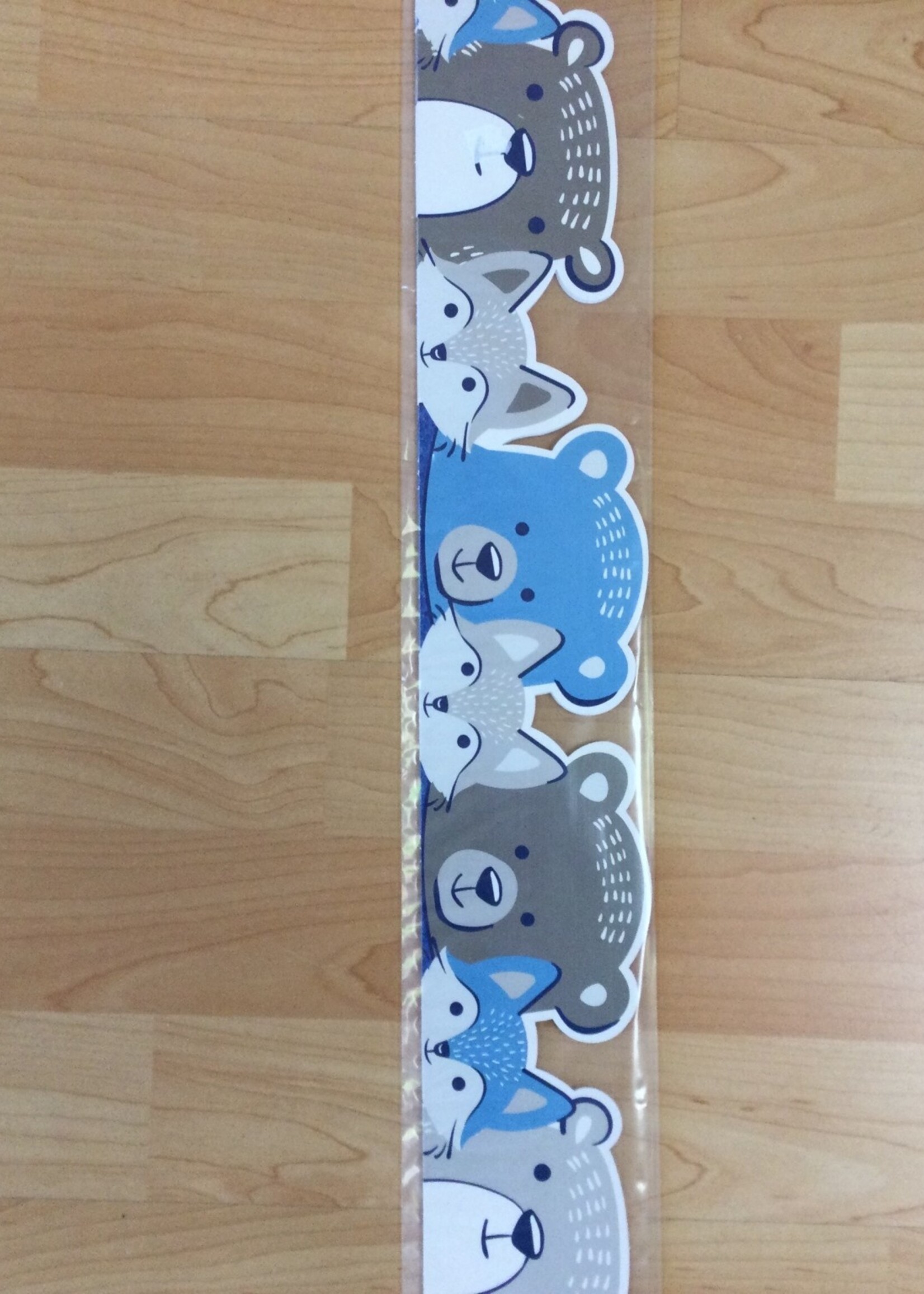 Close Knit Class Animals Border