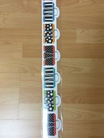 Bold & Bright Binder Clips Border 35'