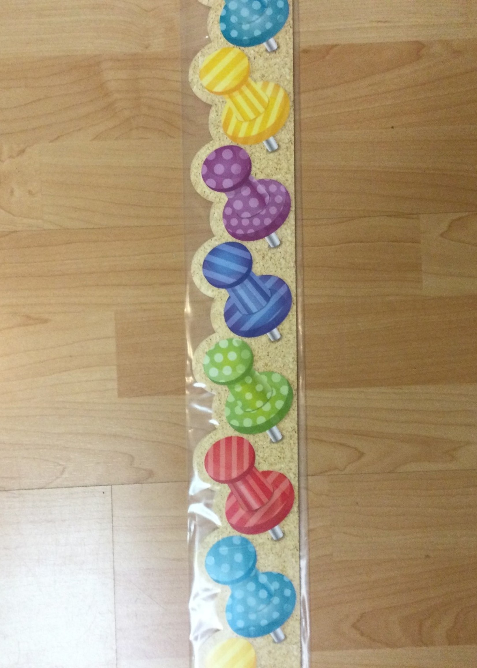 Bold & Bright Push Pins Border 35'