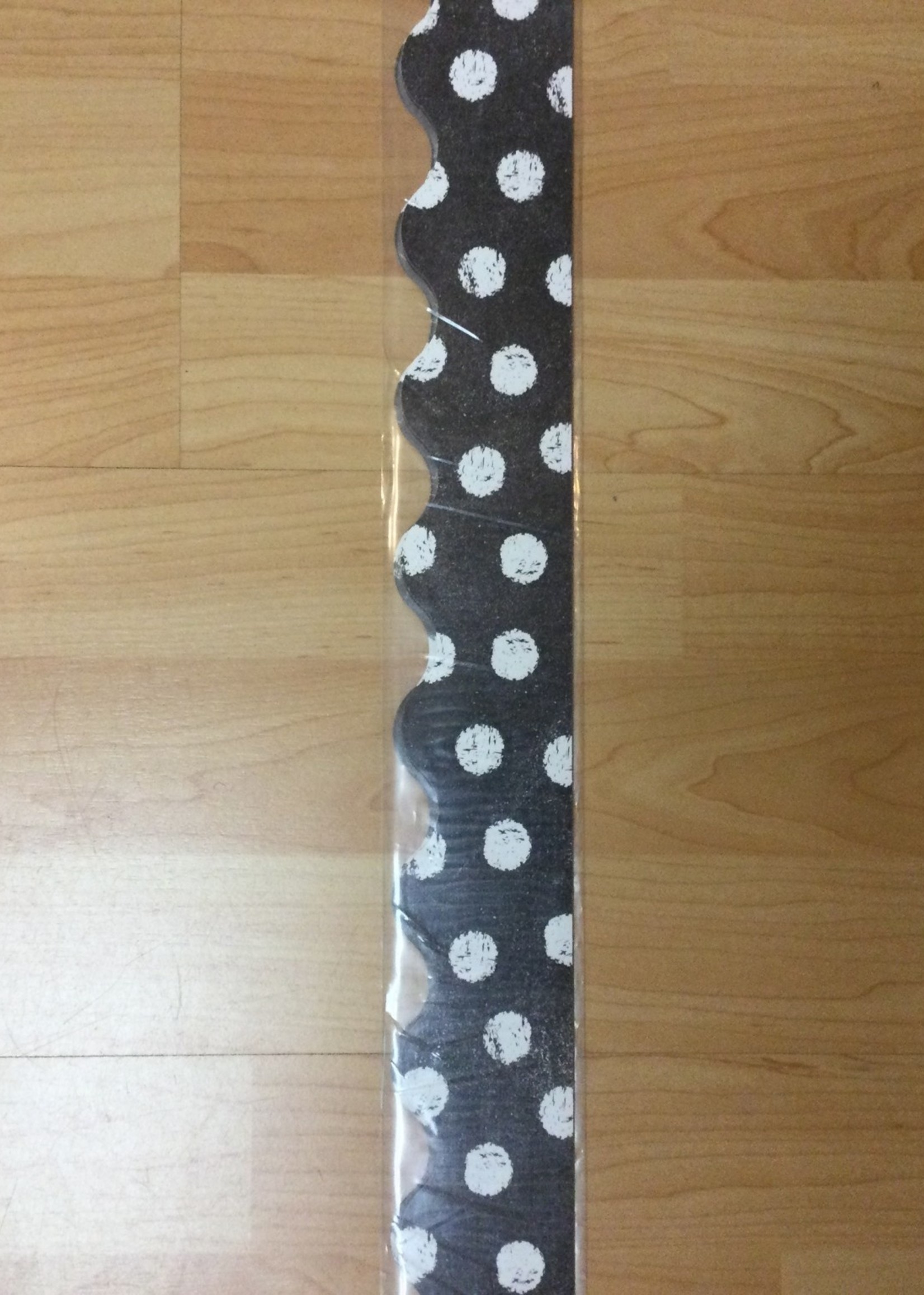 White Dots on Chalkboard Border 35'
