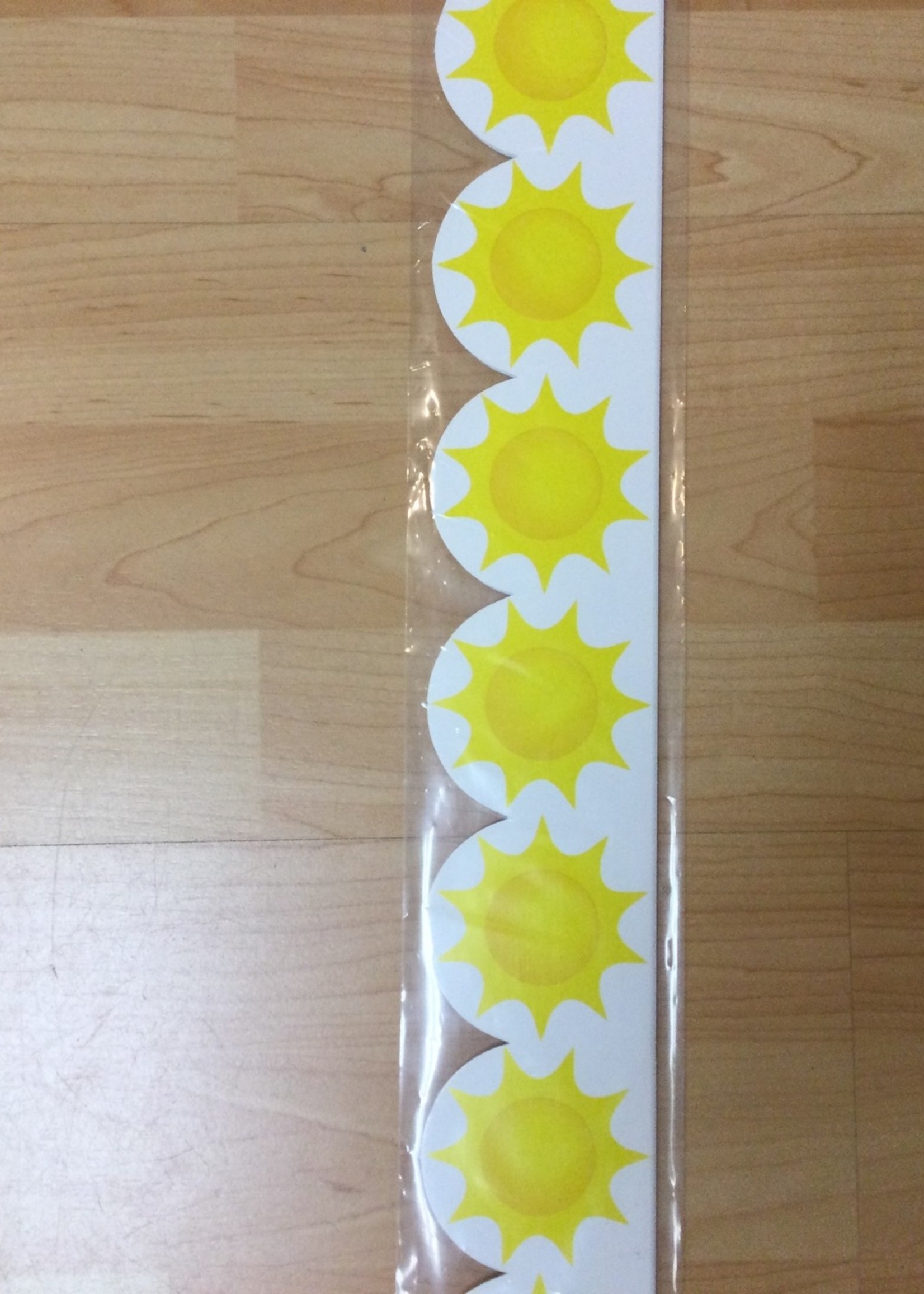Suns Scalloped Border 35'