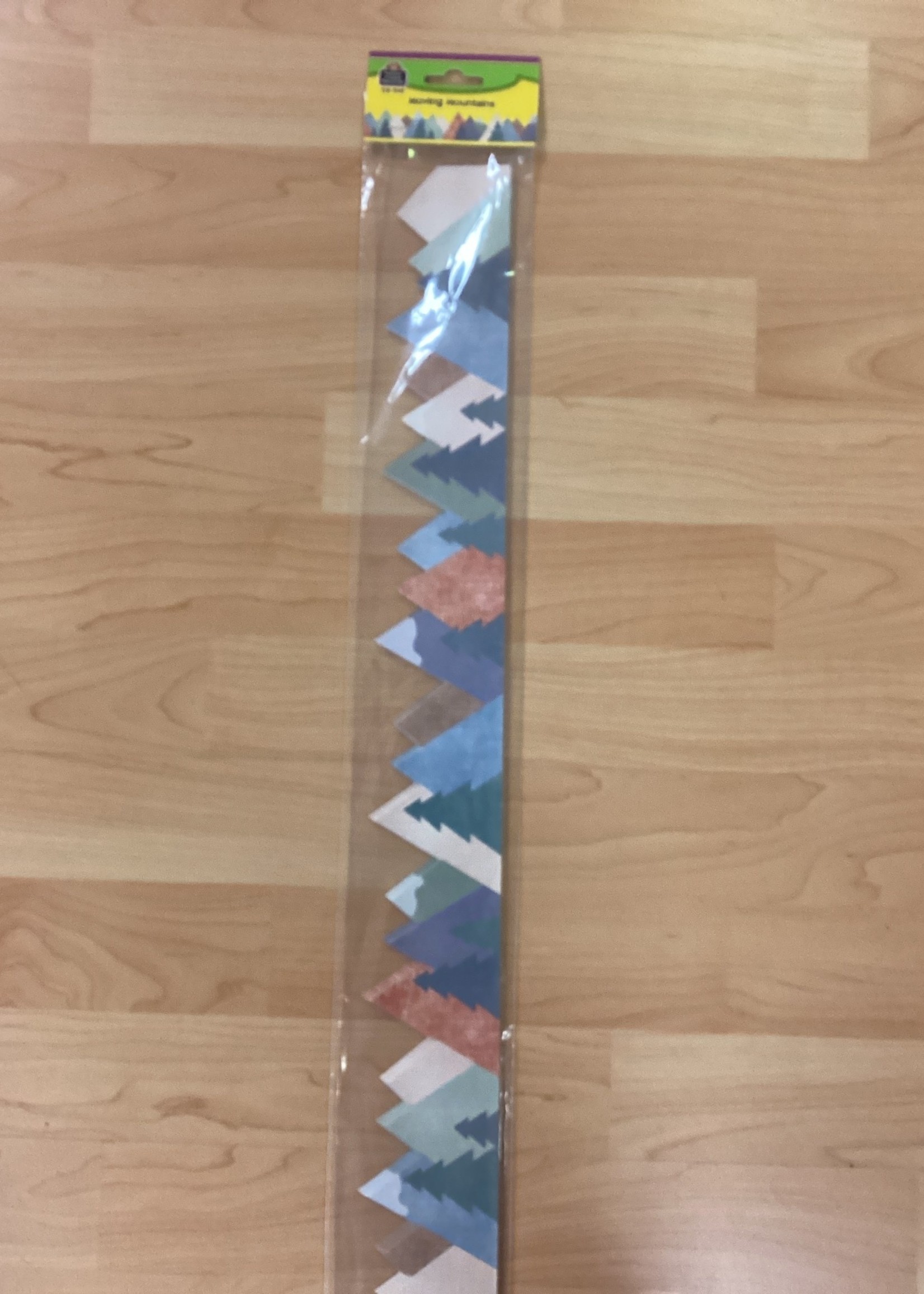 Moving Mountains Border 35'