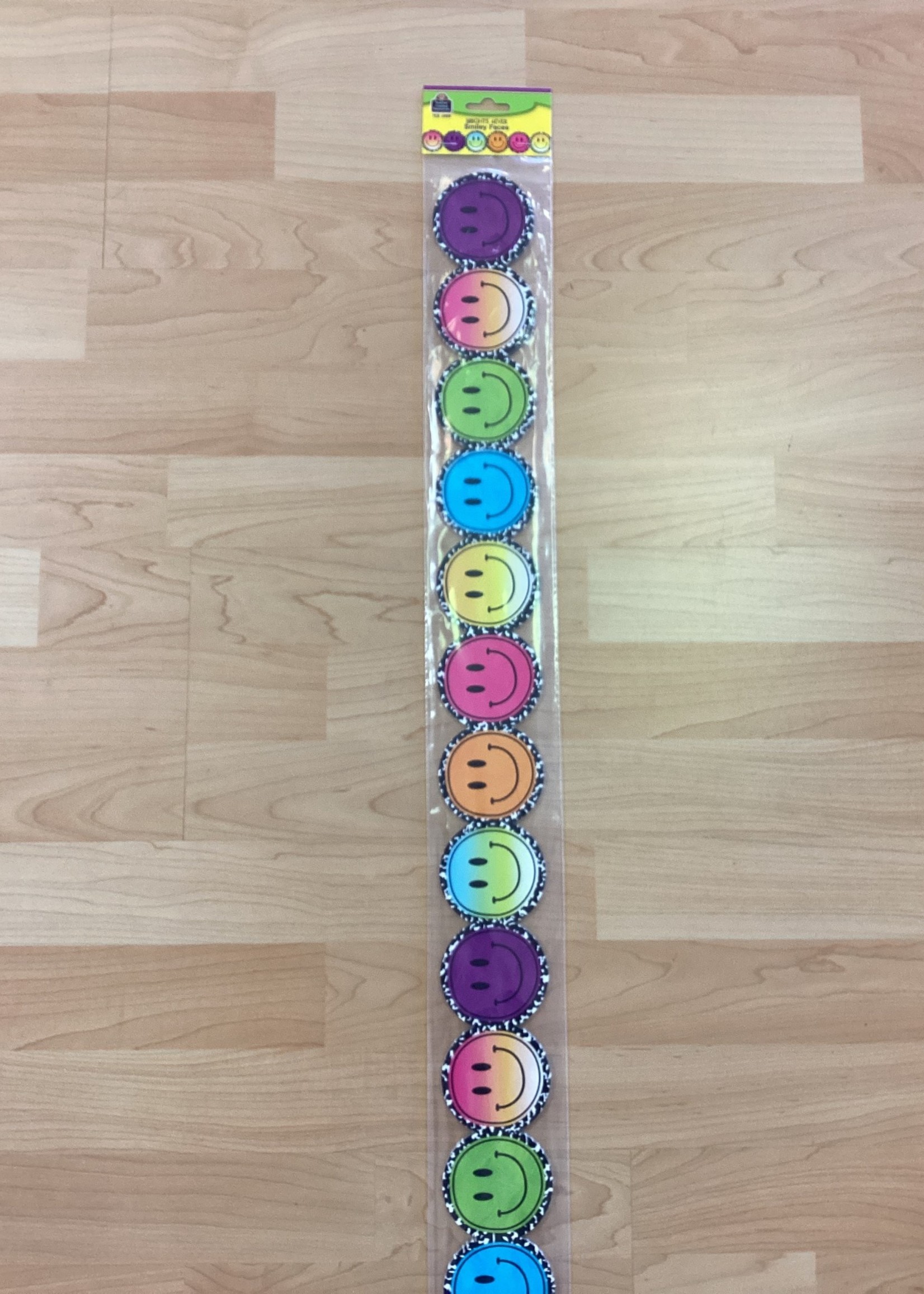 Brights 4Ever Smiley Faces Die-Cut Border 35'
