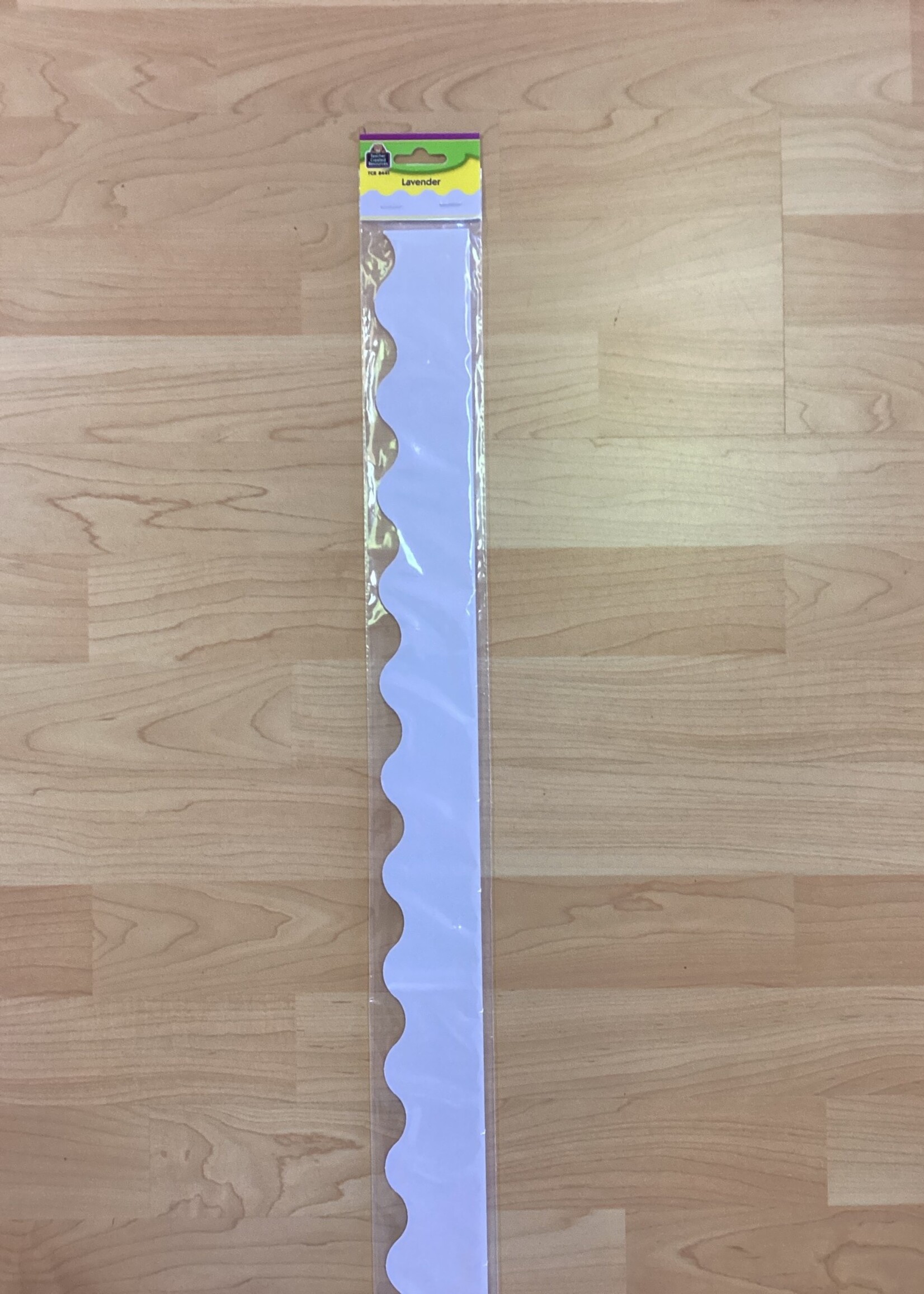 Lavender Scalloped Border 35'