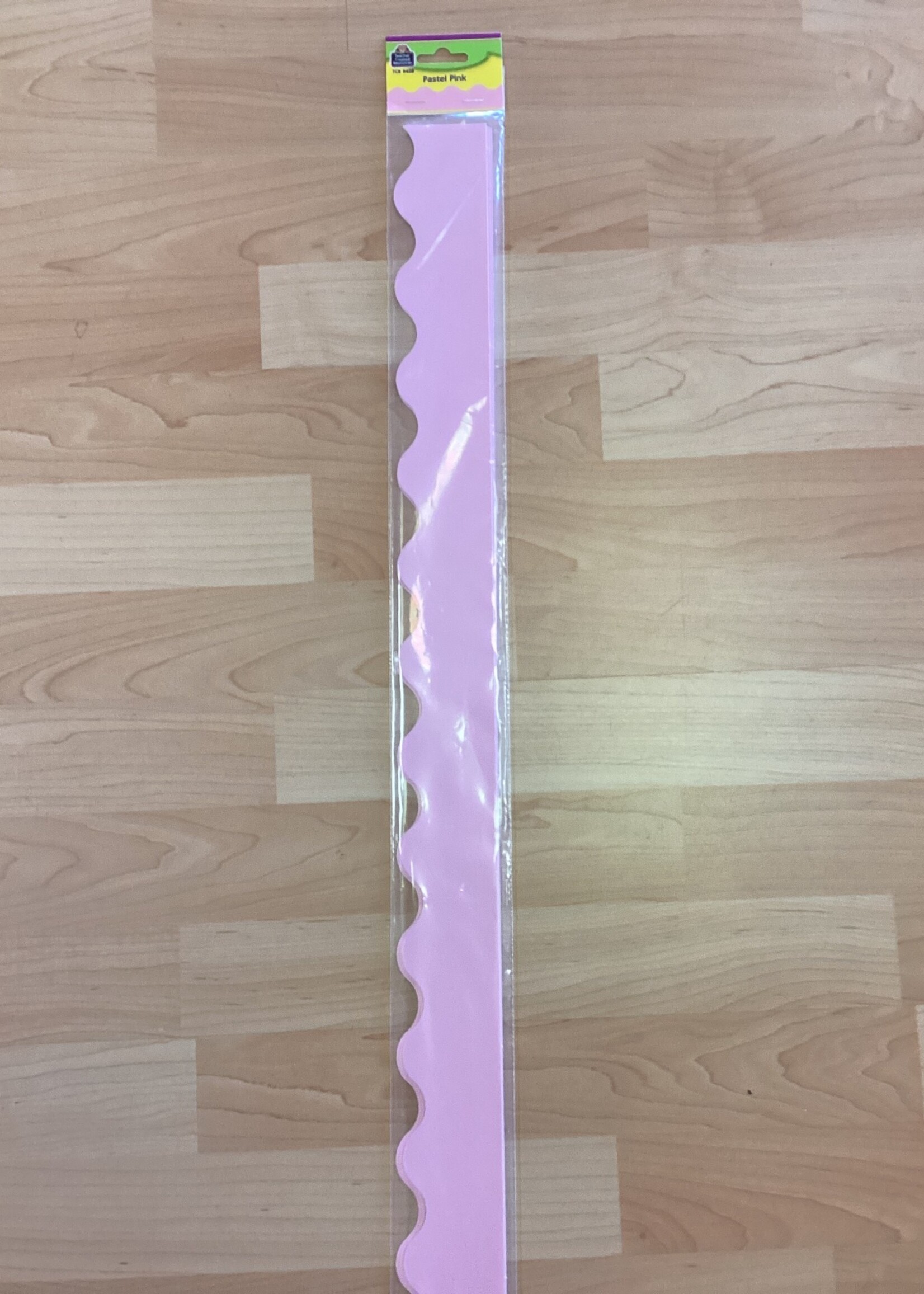 Pastel Pink Scalloped Border 35'