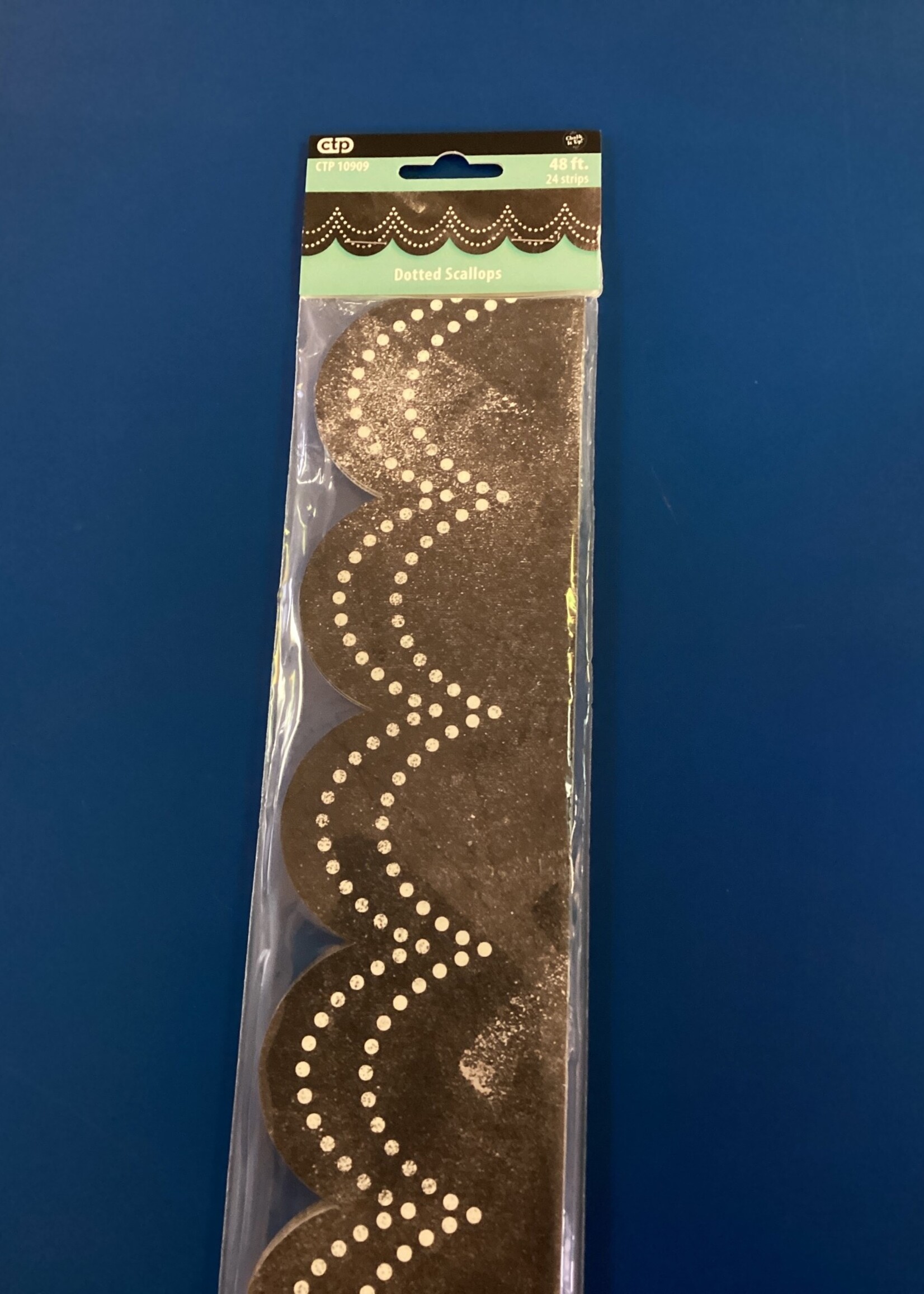 Chalk Dotted Scallops EZ Border 48'