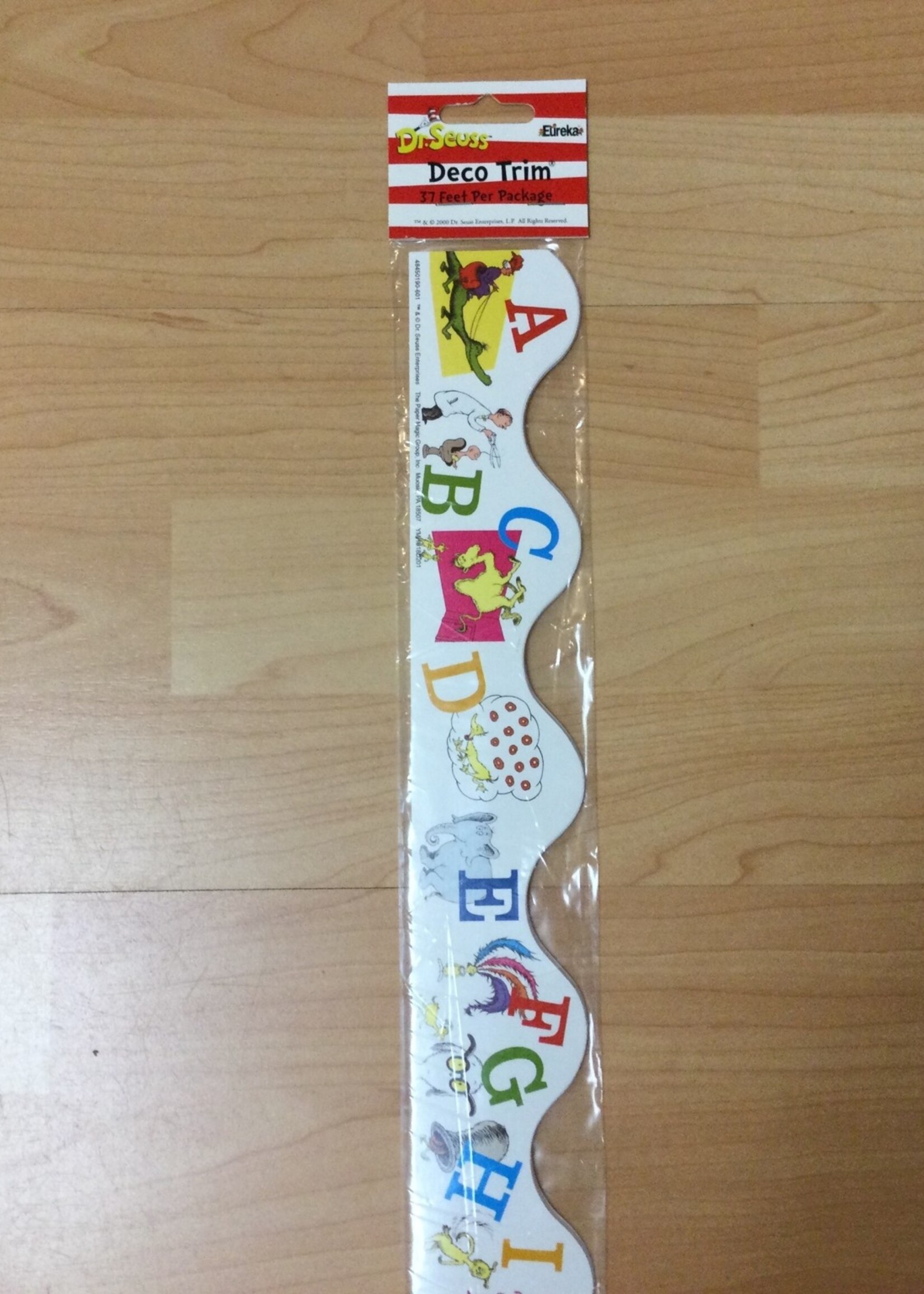 Dr. Seuss's ABCs Scalloped Border 37'