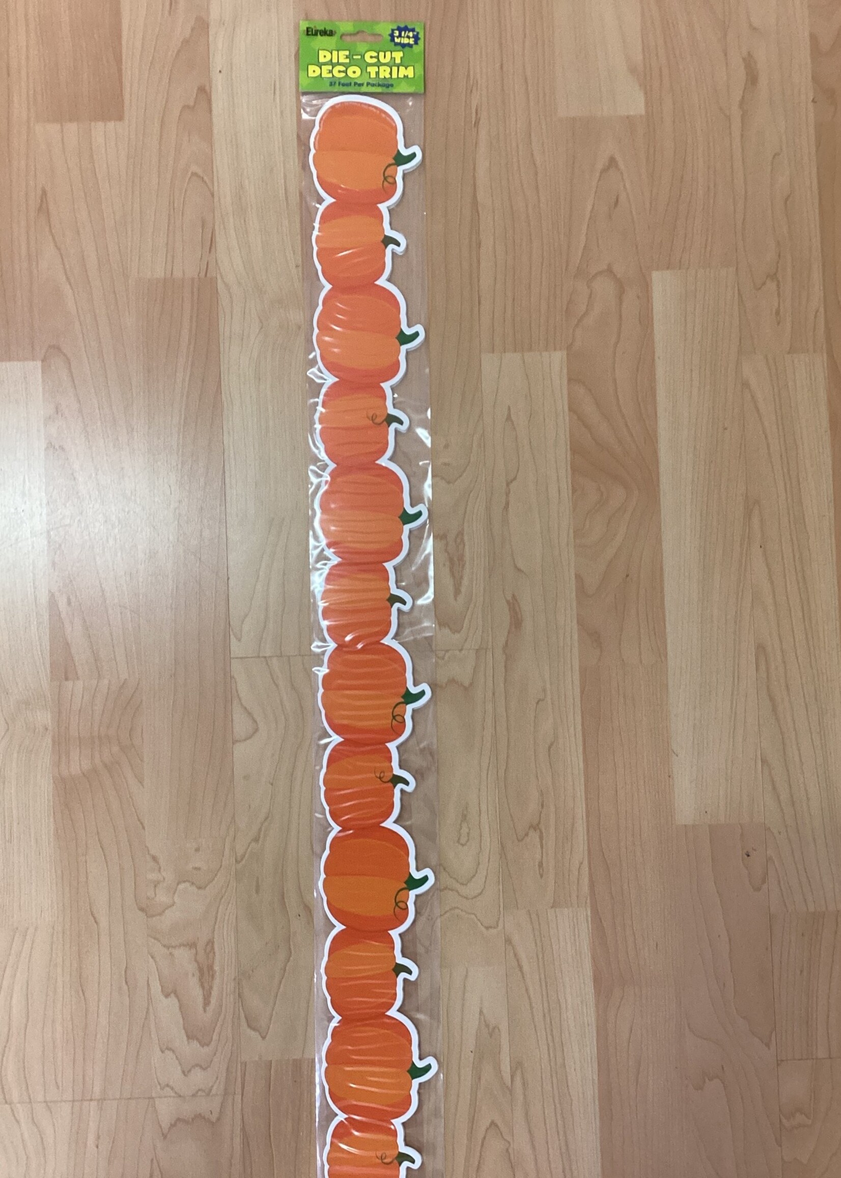 Extra Wide Pumpkin Border 37'