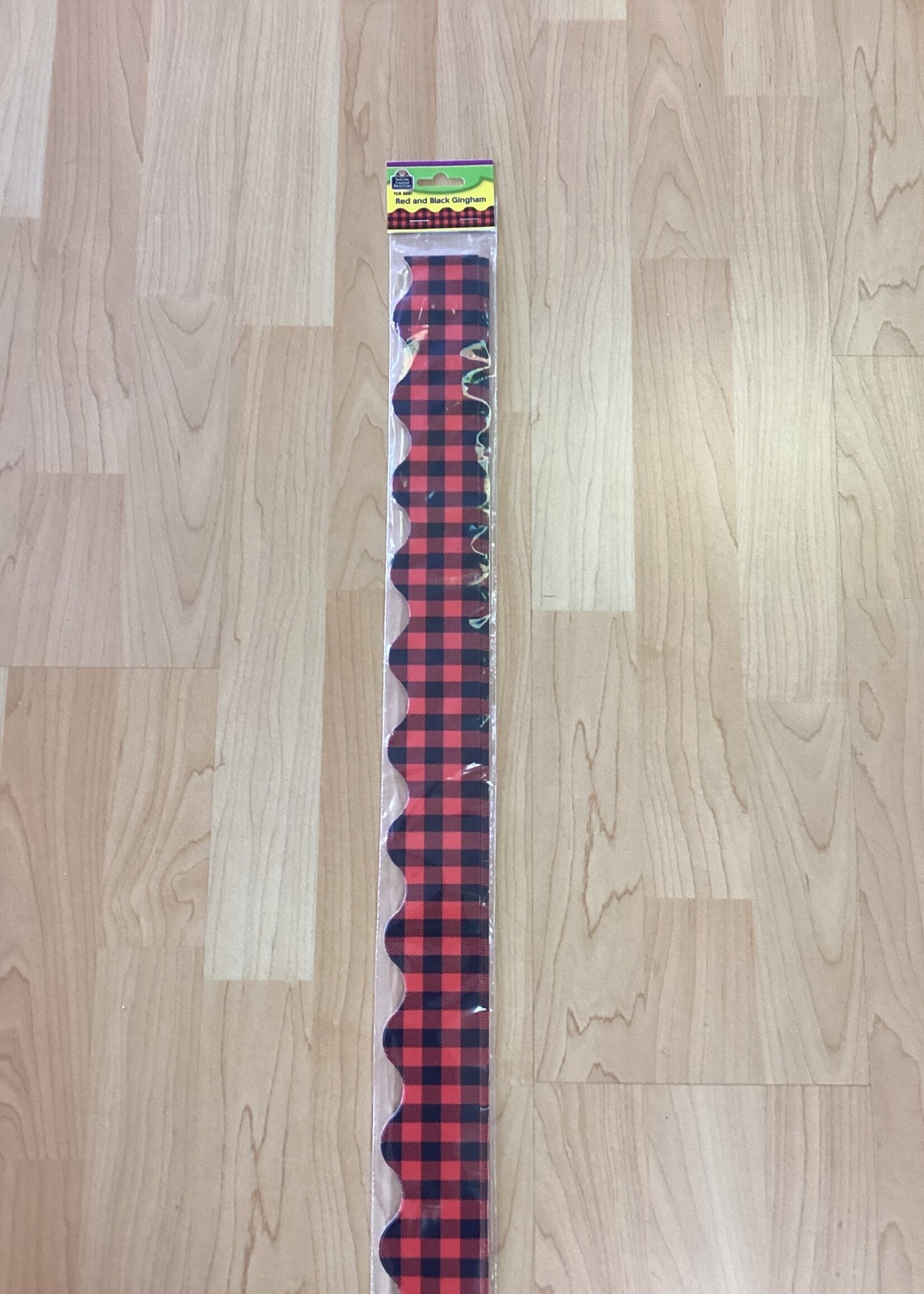 Red and Black Gingham Scalloped Border 35'