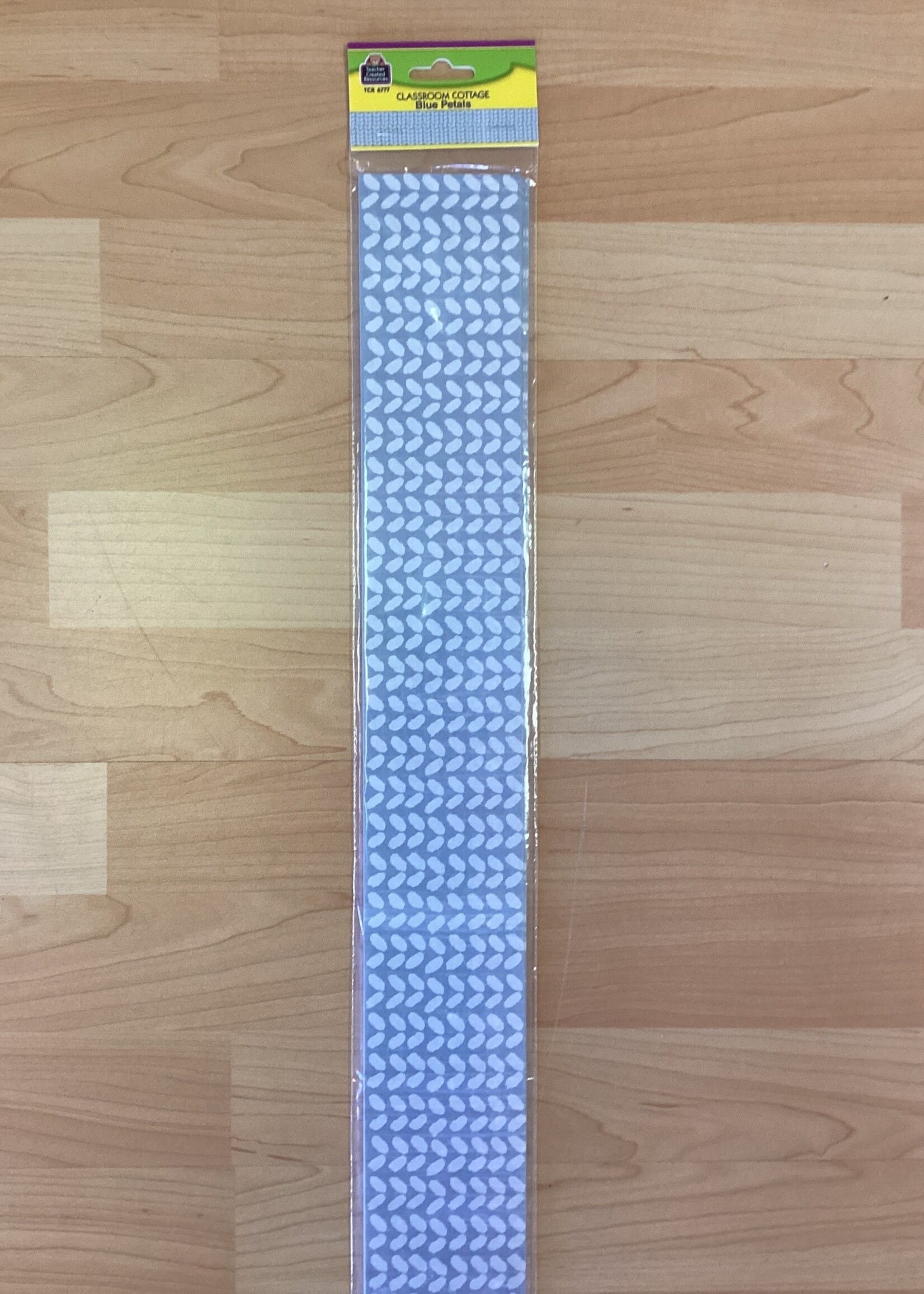 Classroom Cottage Blue Petals Border 35’