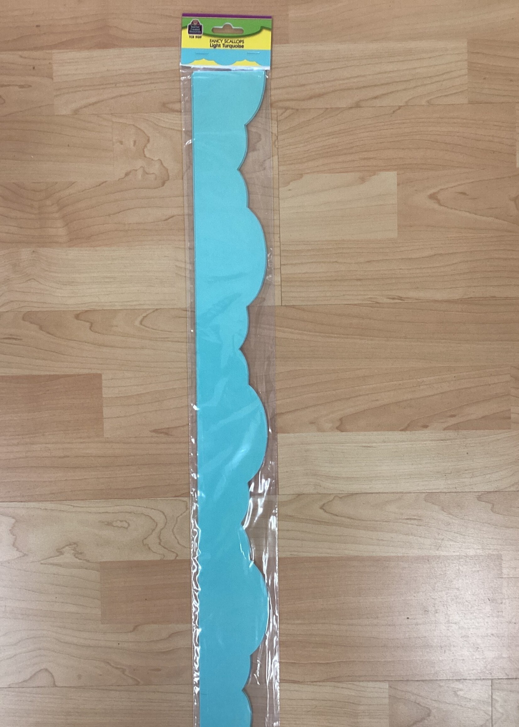 Light Turquoise Fancy Scallops Border 35’