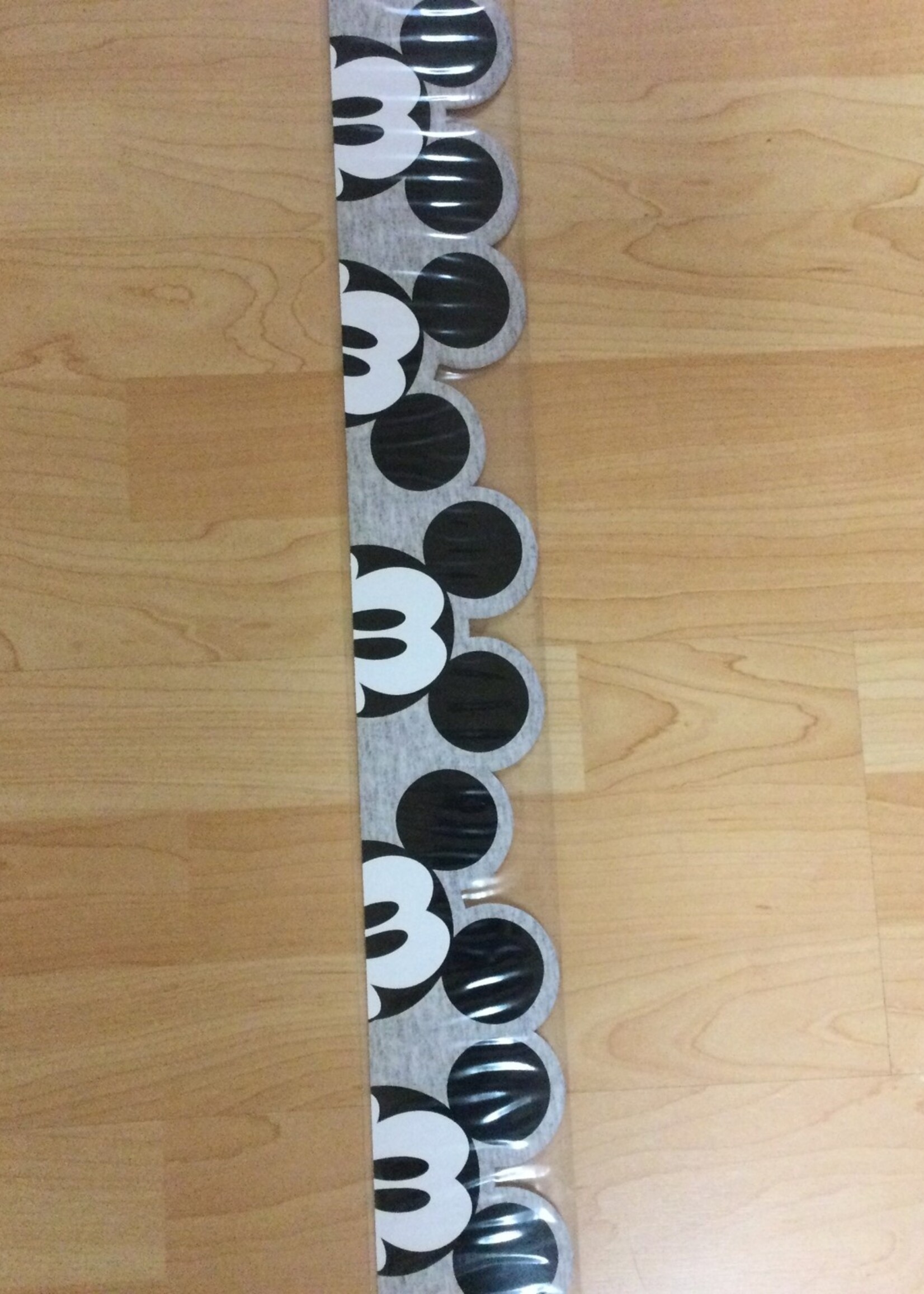 Mickey Mouse Throwback Wide Border 37'