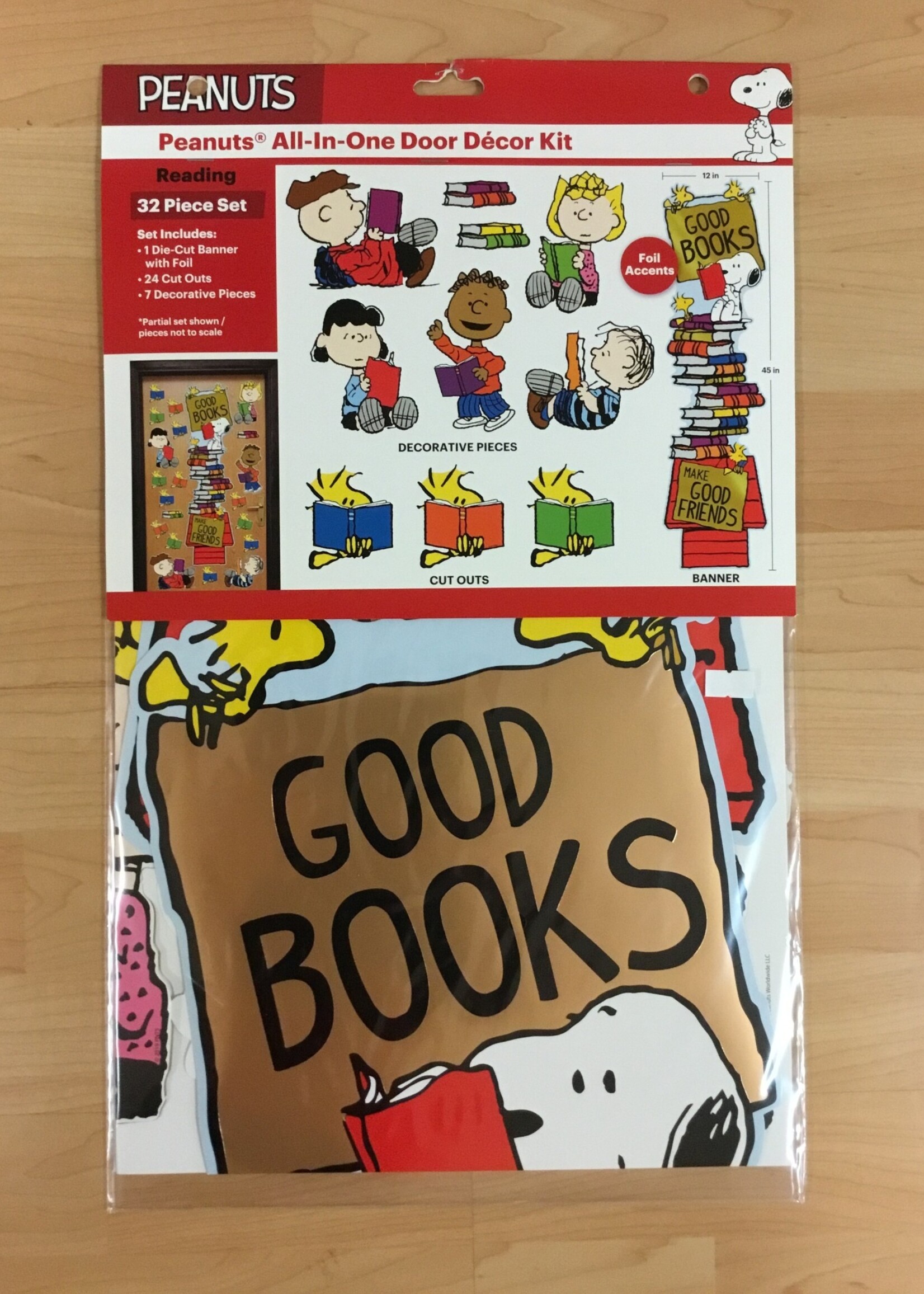 Peanuts Reading Door Decor
