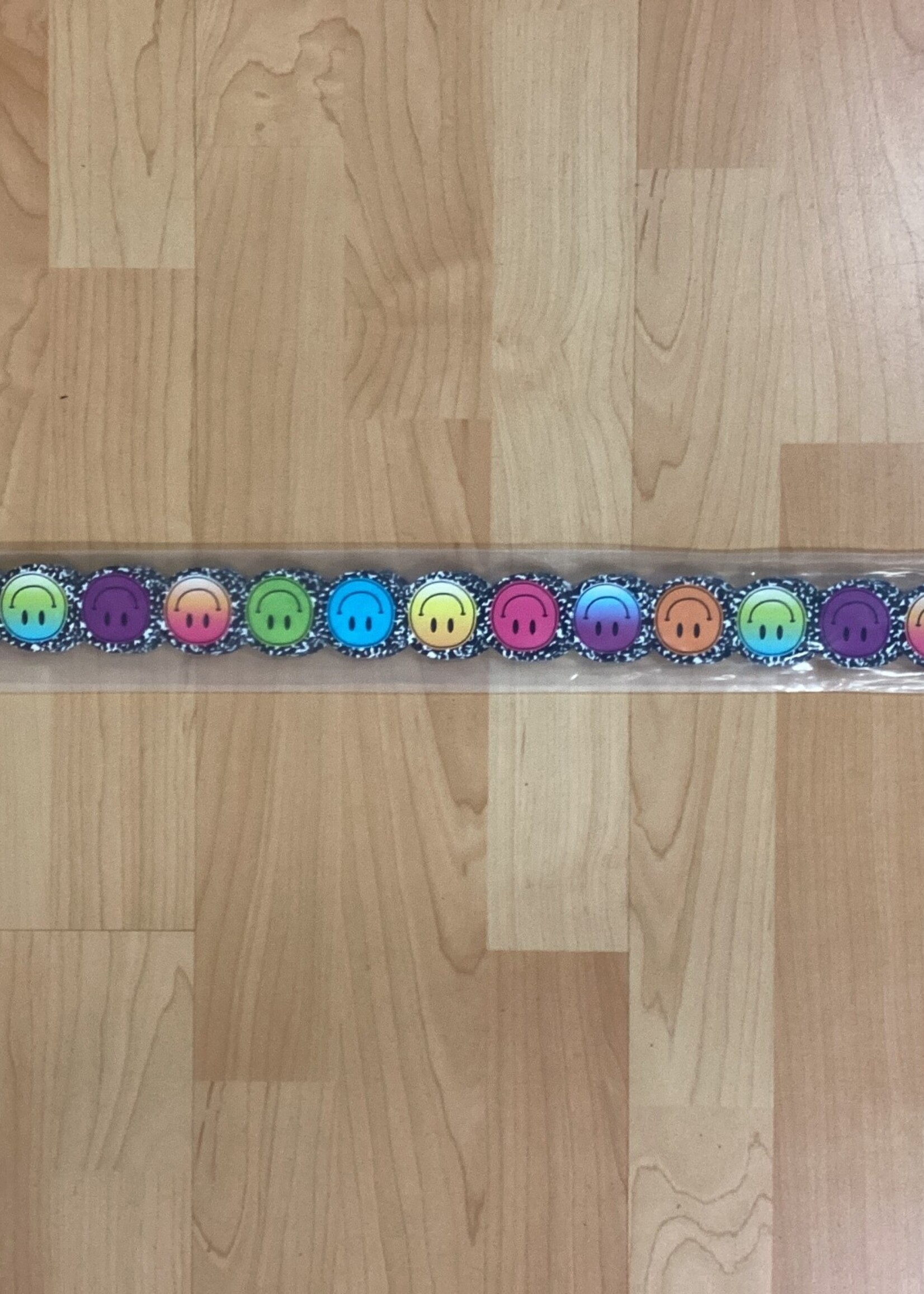Brights 4Ever Smiley Faces Magnetic Border 24'