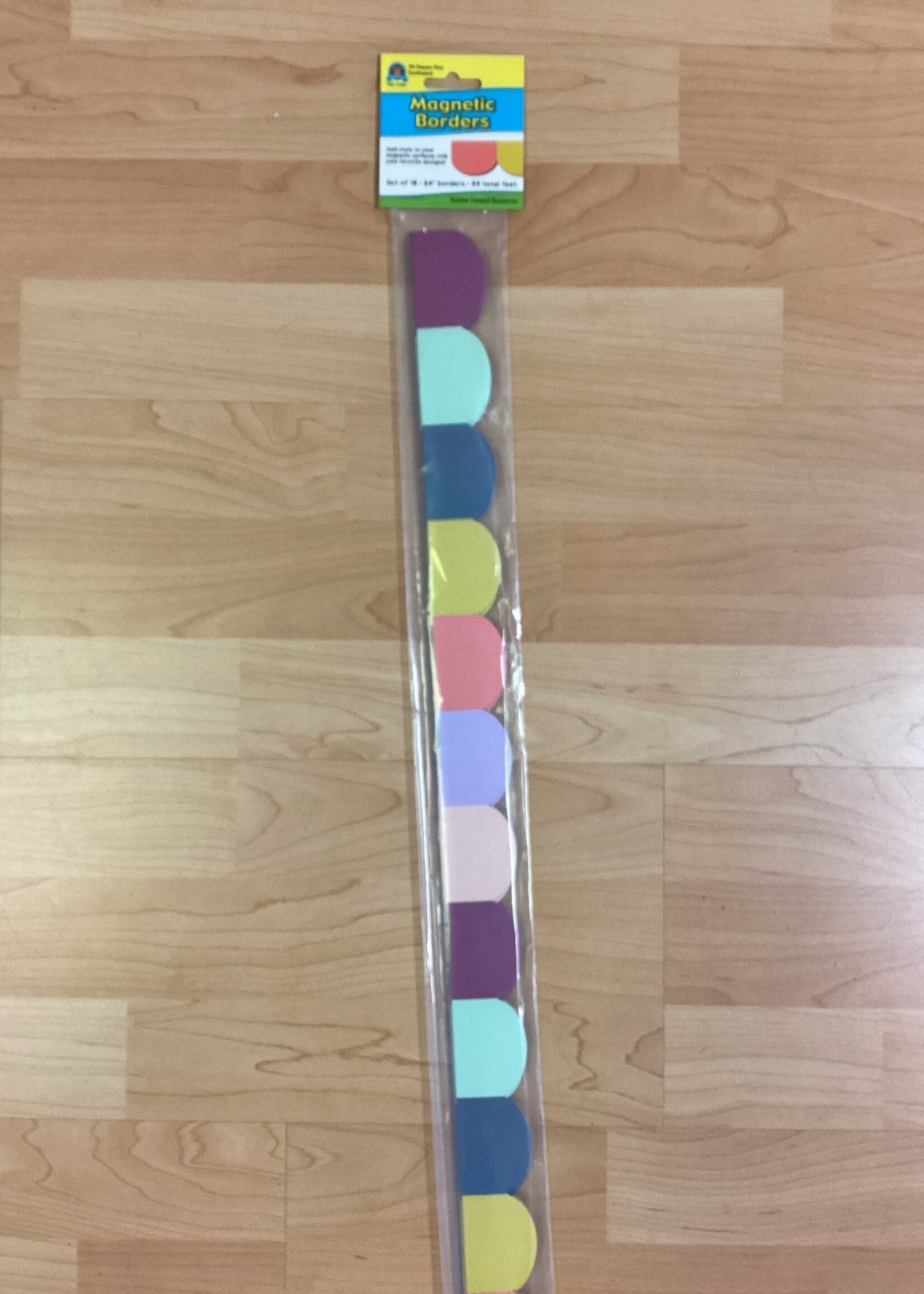 Oh Happy Day Scalloped Magnetic Border 24'